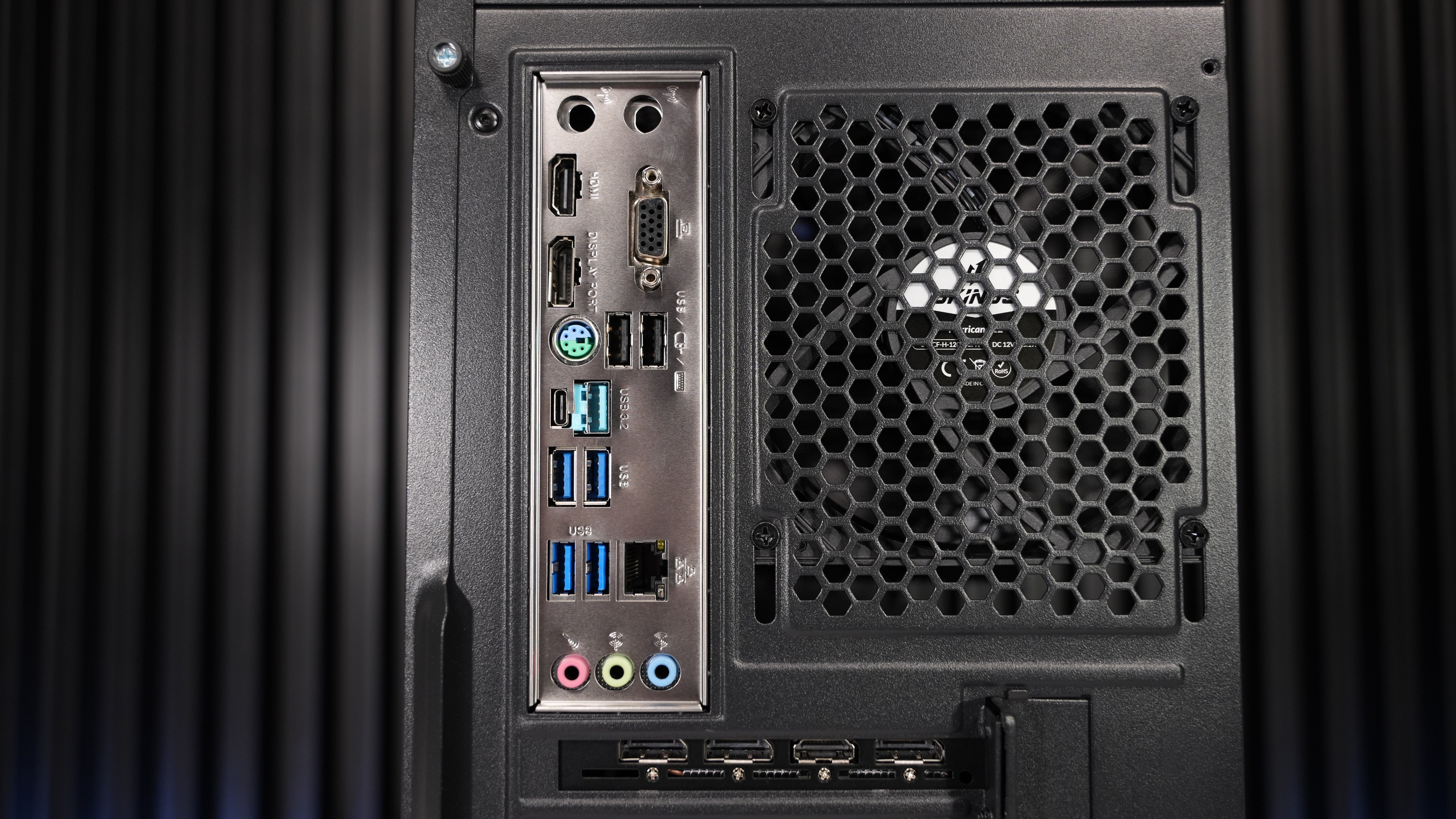 Ryzen 7 5800XT + RX 7600 Gaming PC