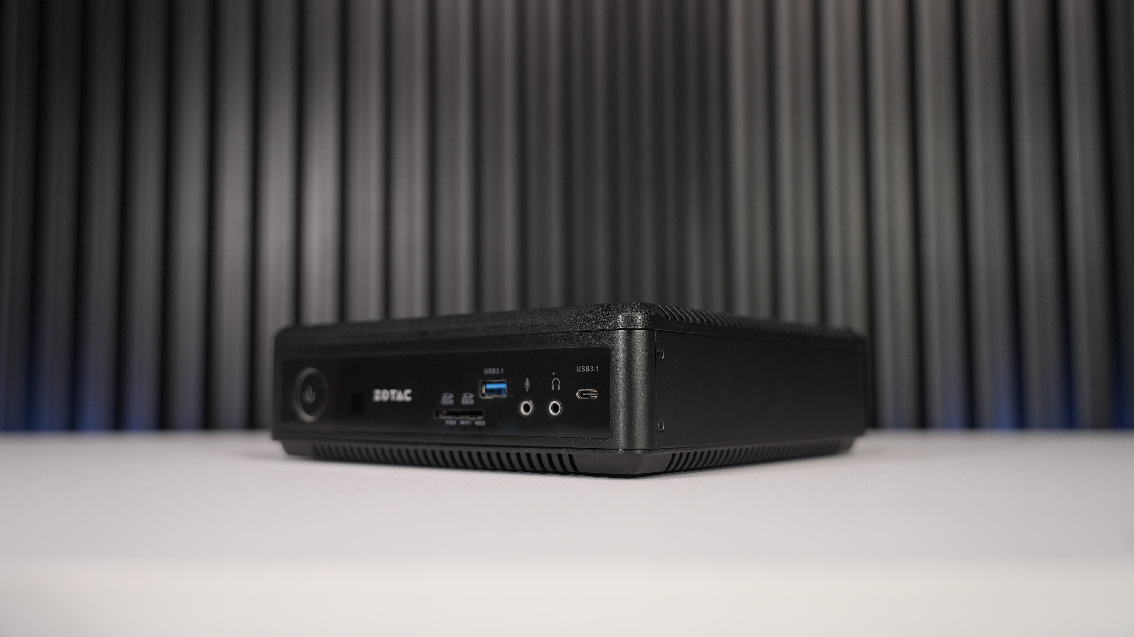 Intel i7 7700T + GTX 1070 Mini Gaming PC