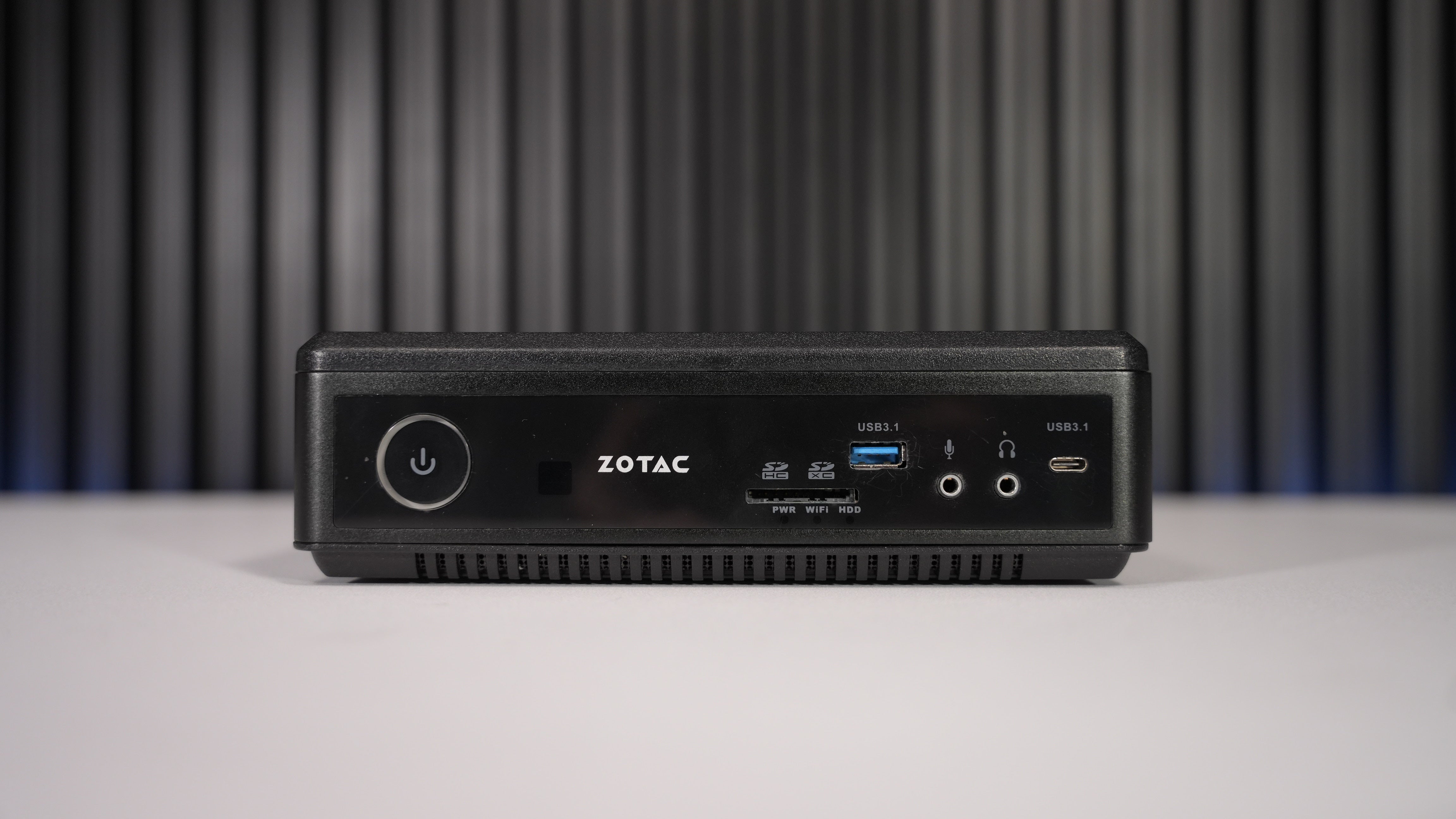 Intel i7 7700T + GTX 1070 Mini Gaming PC