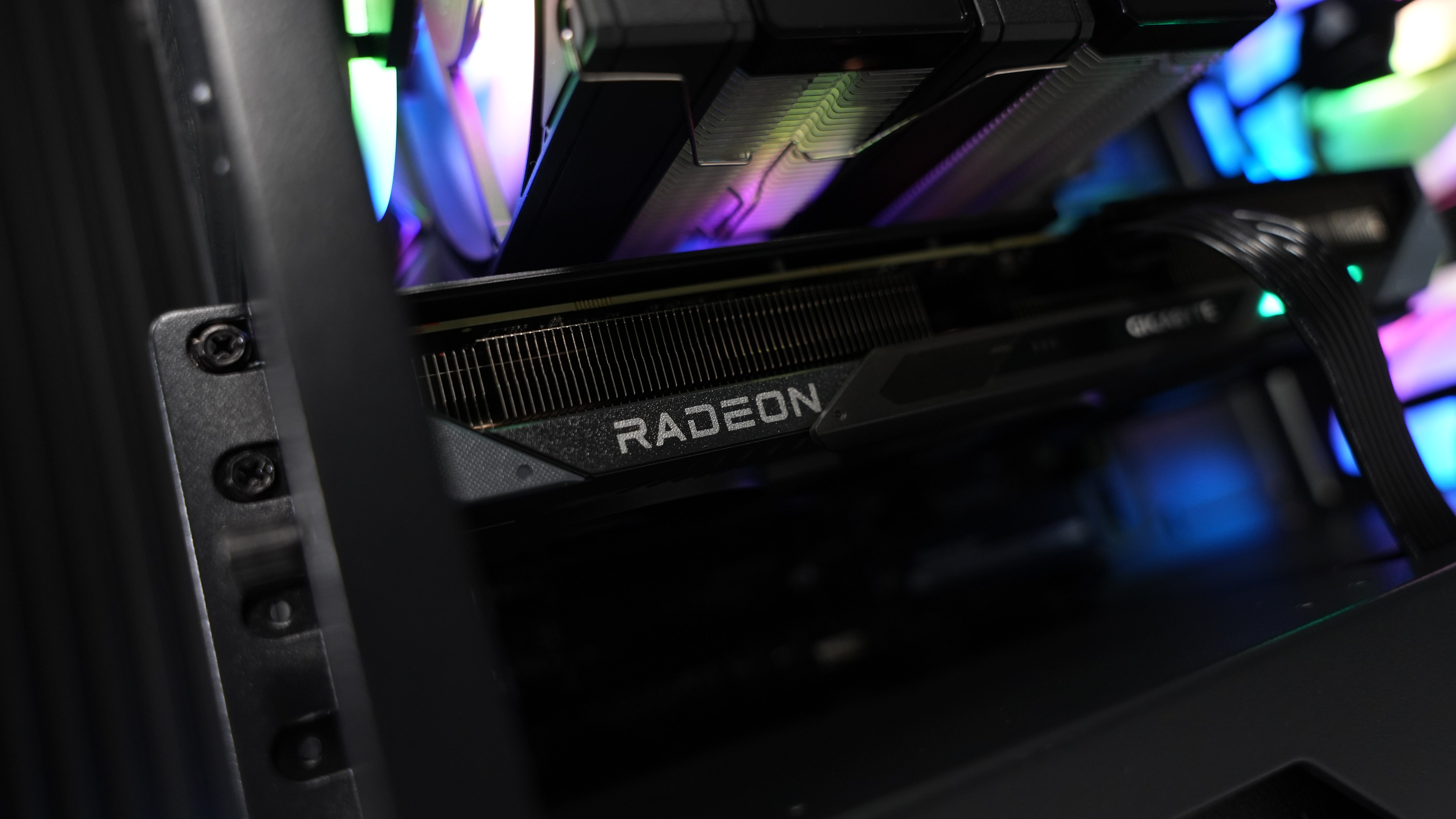 Intel Ultra 7 265K + RX 9060XT 16GB Gaming/Streaming PC
