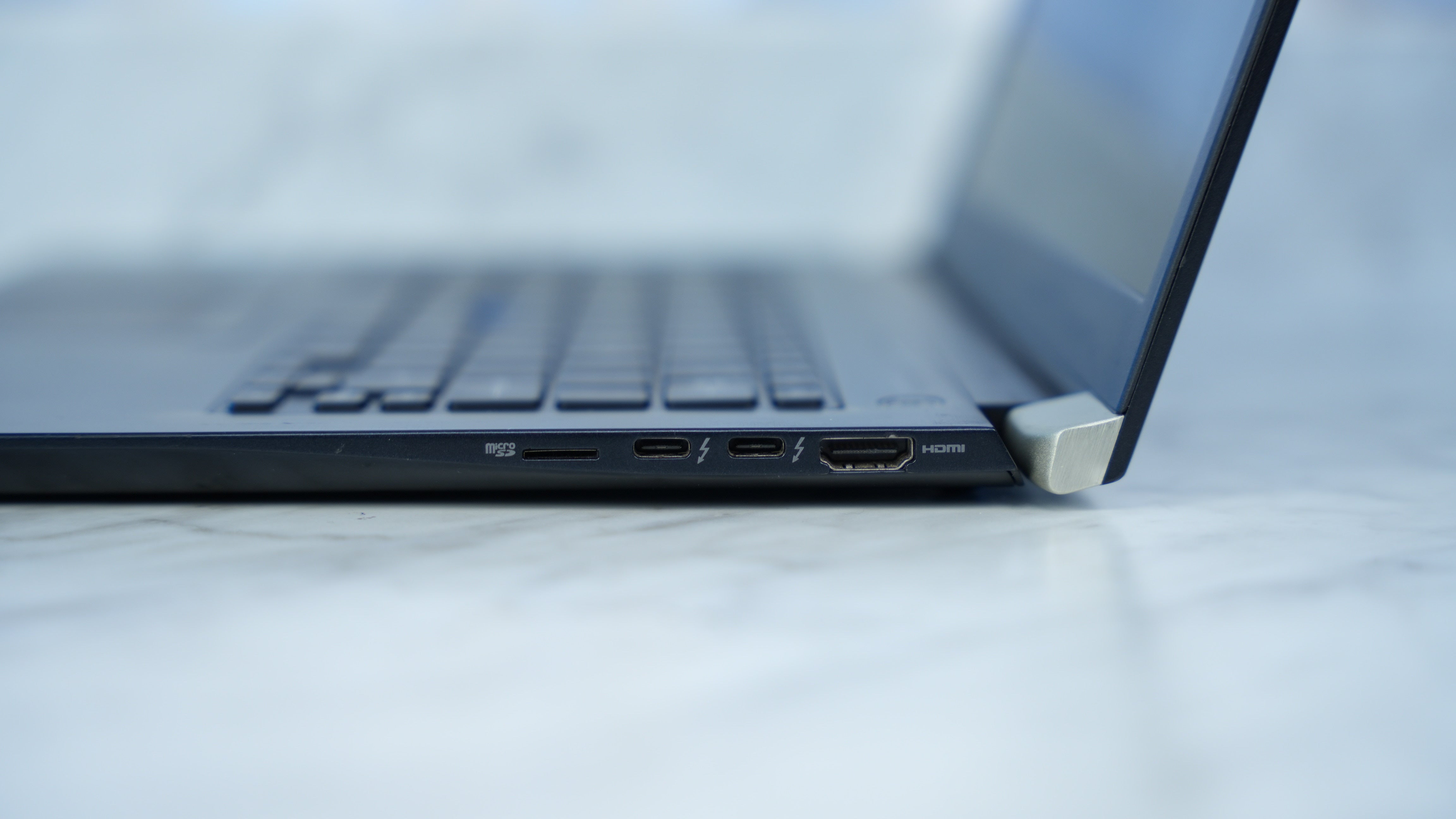 Toshiba Office Laptop - Intel i7 8650U + UHD 620 (In Stock)