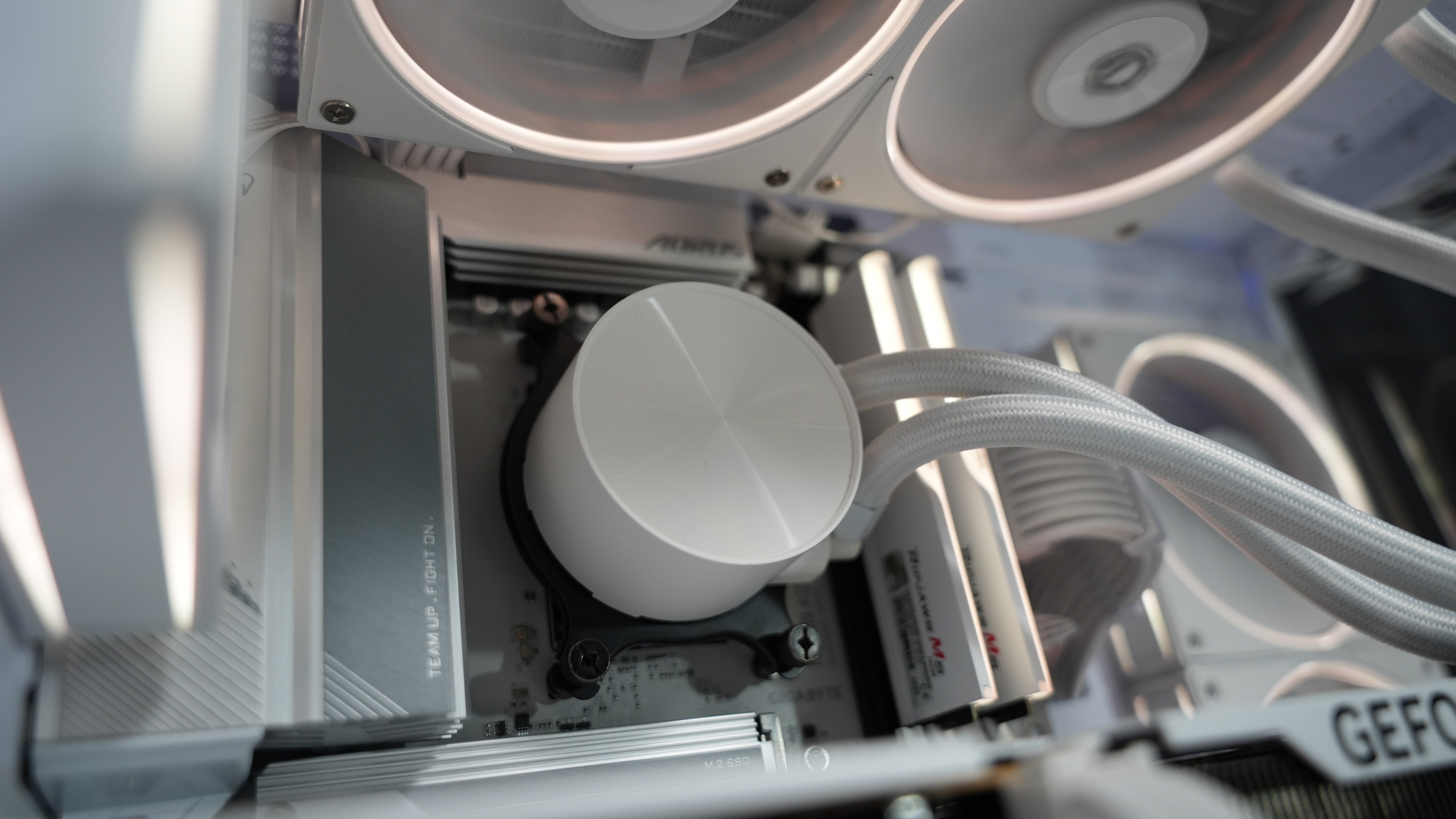 Ryzen 5 9600X + RTX 5060 Gaming PC