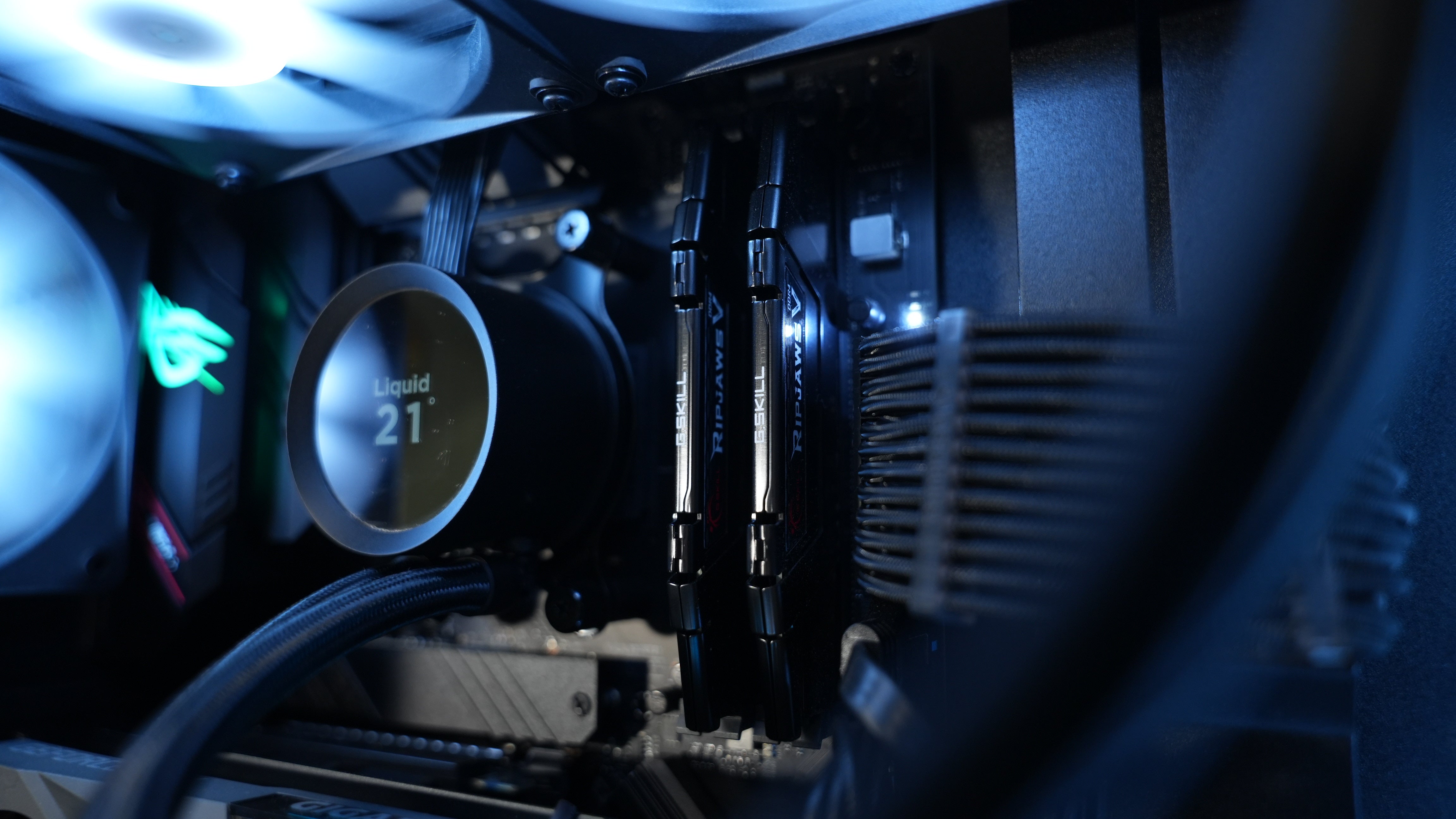 Ryzen 7 5800X + RTX 3070 Gaming PC