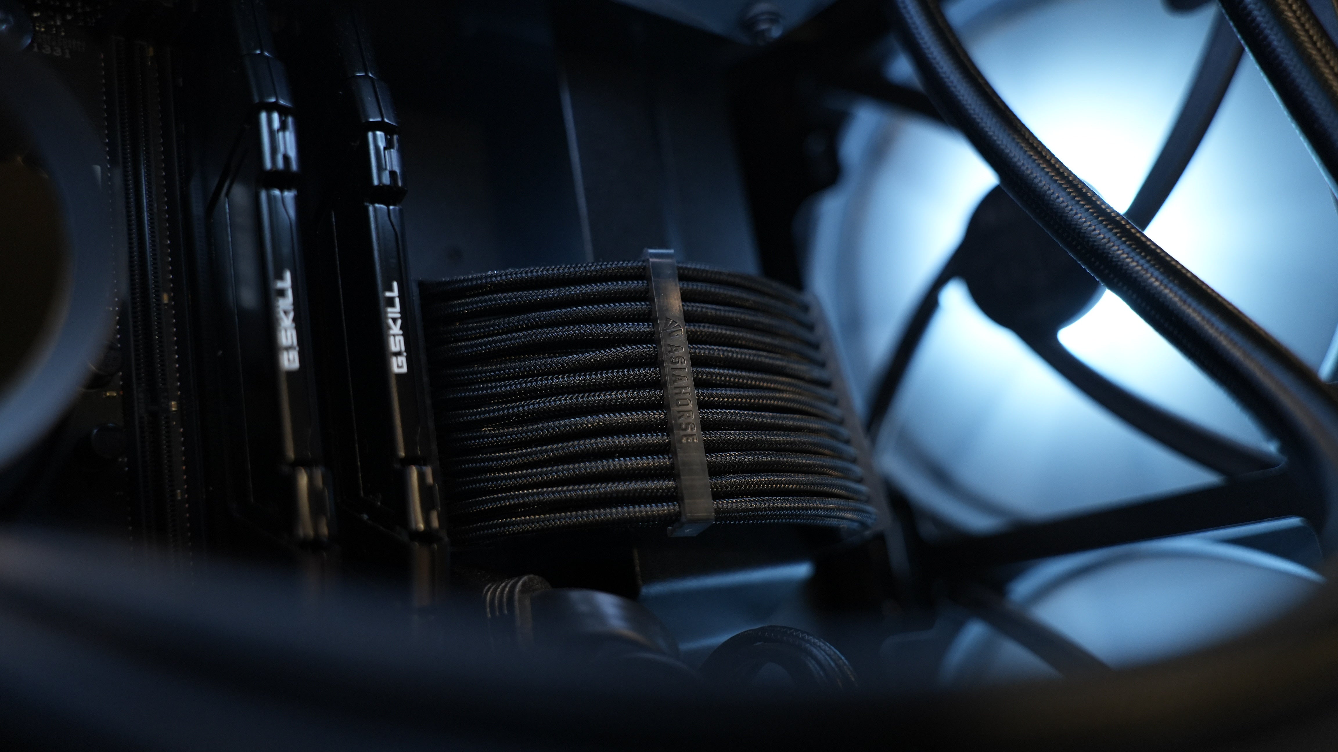 Ryzen 7 5800X + RTX 3070 Gaming PC