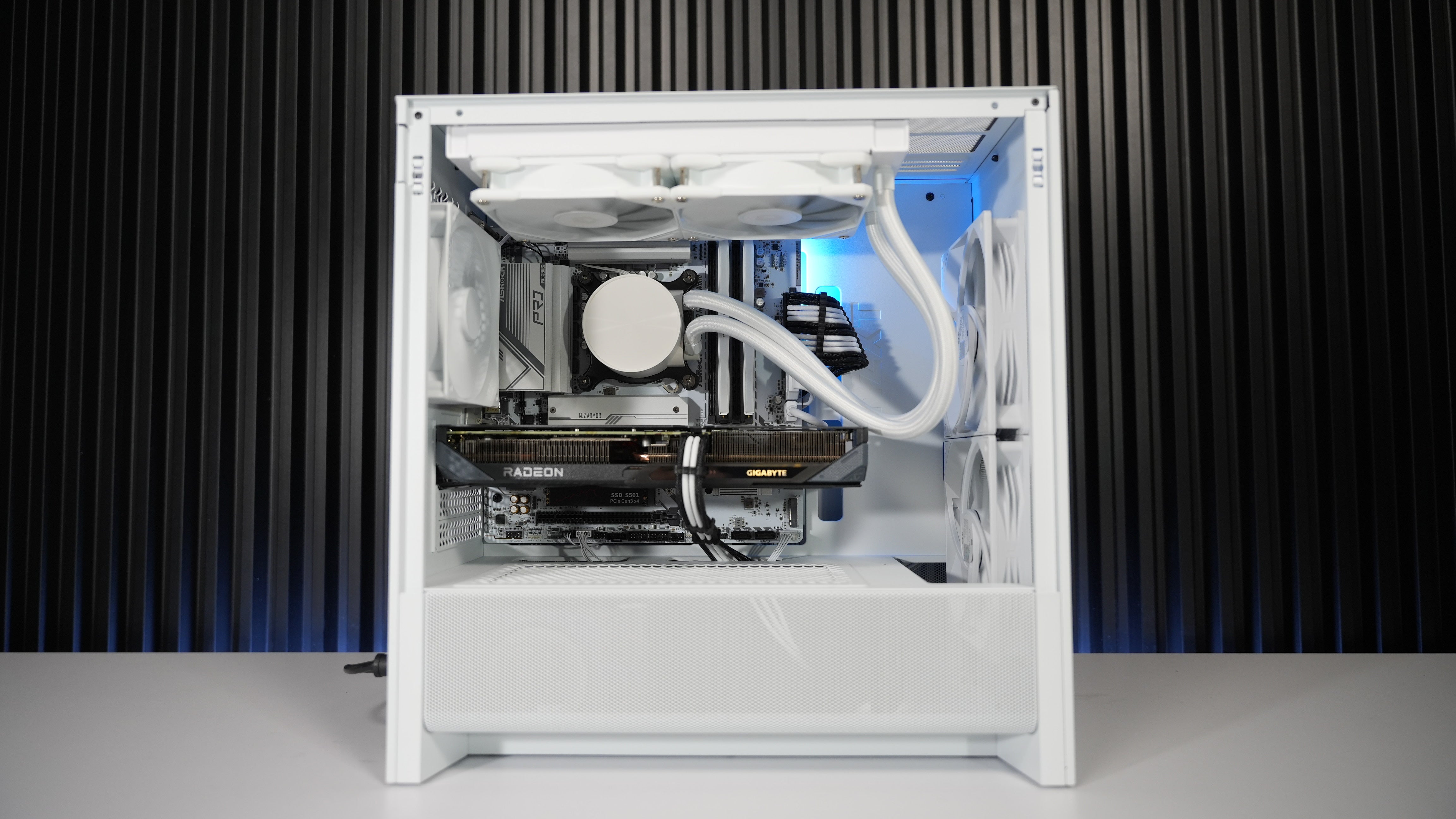Intel i5 14400F + RX 9060XT Gaming/Streaming PC