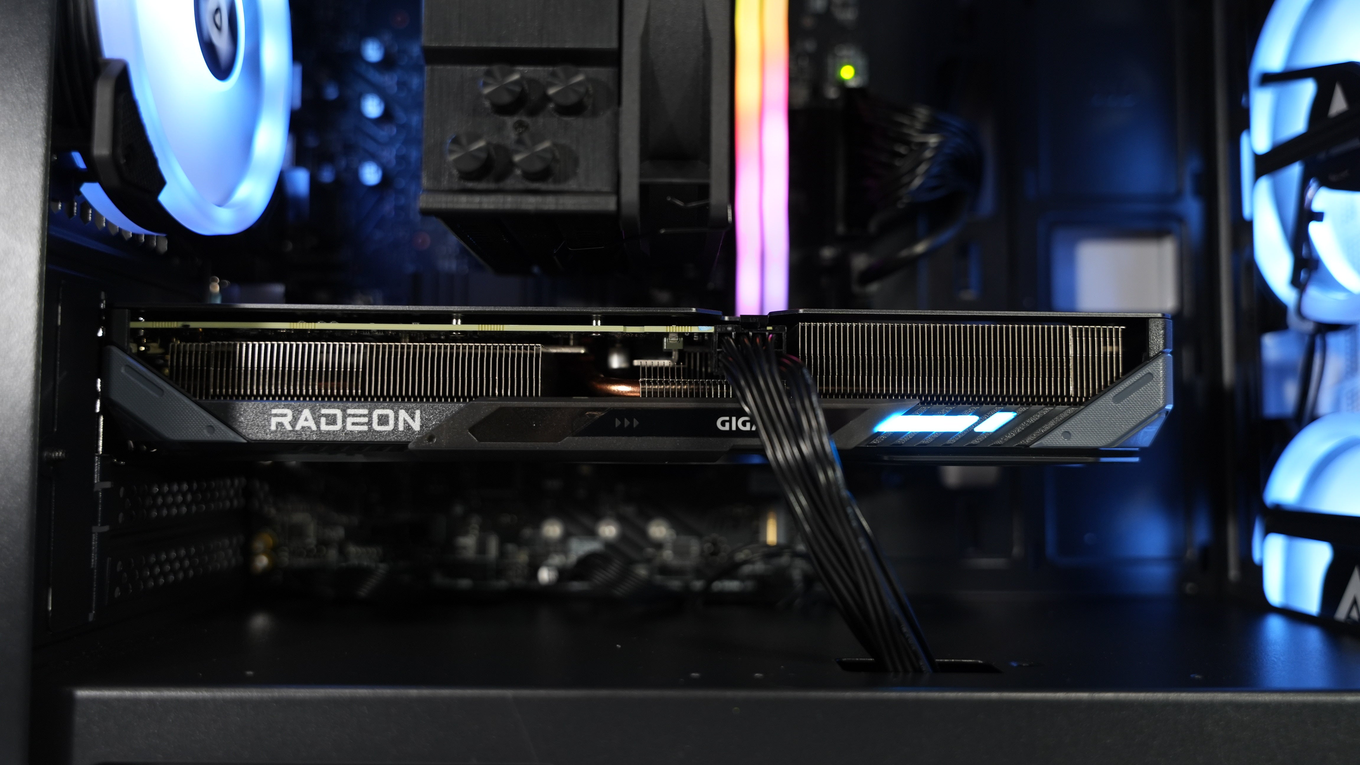 Intel i5 12400F + RX 9060XT Gaming PC