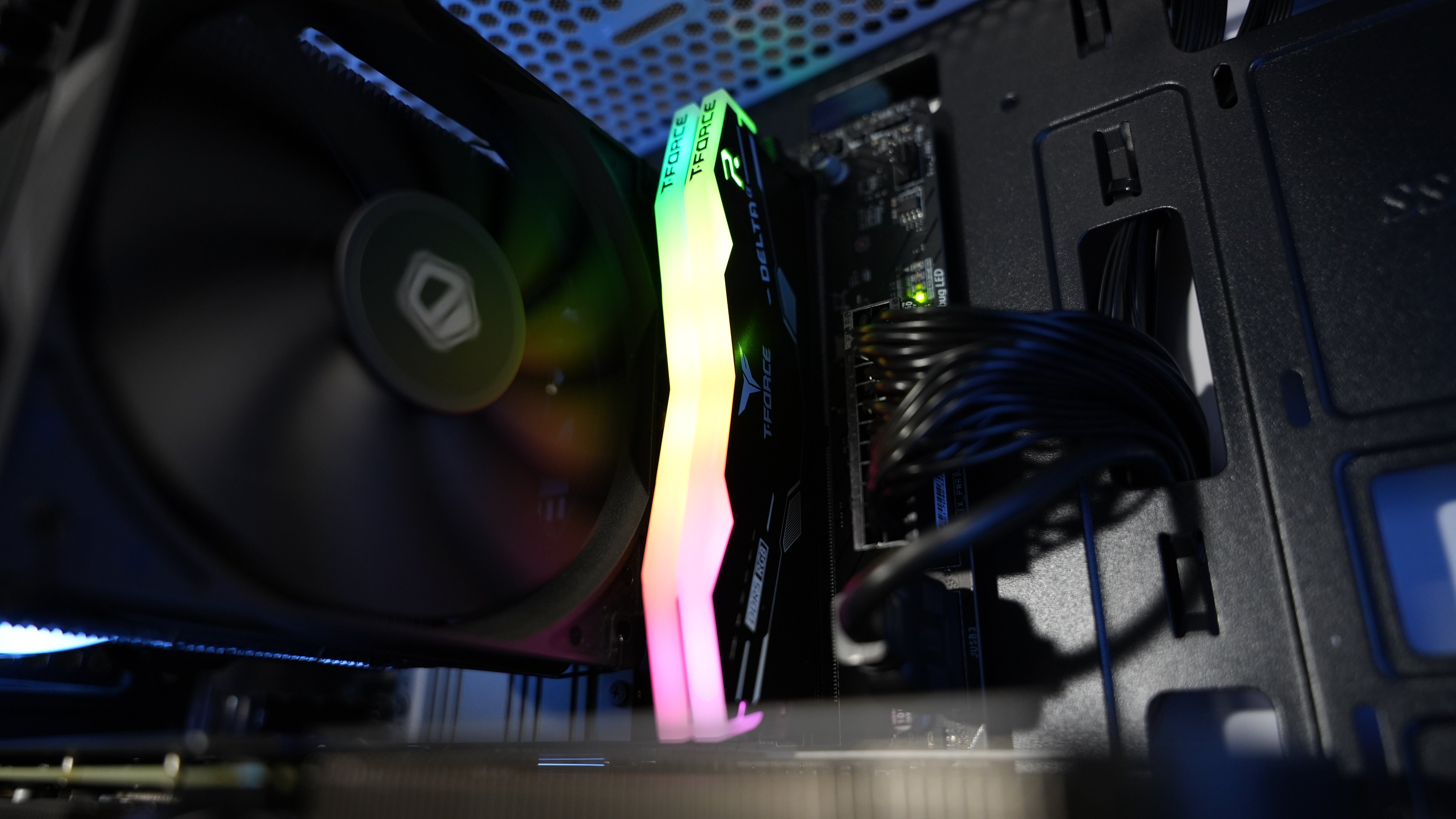 Intel i5 12400F + RX 9060XT Gaming PC