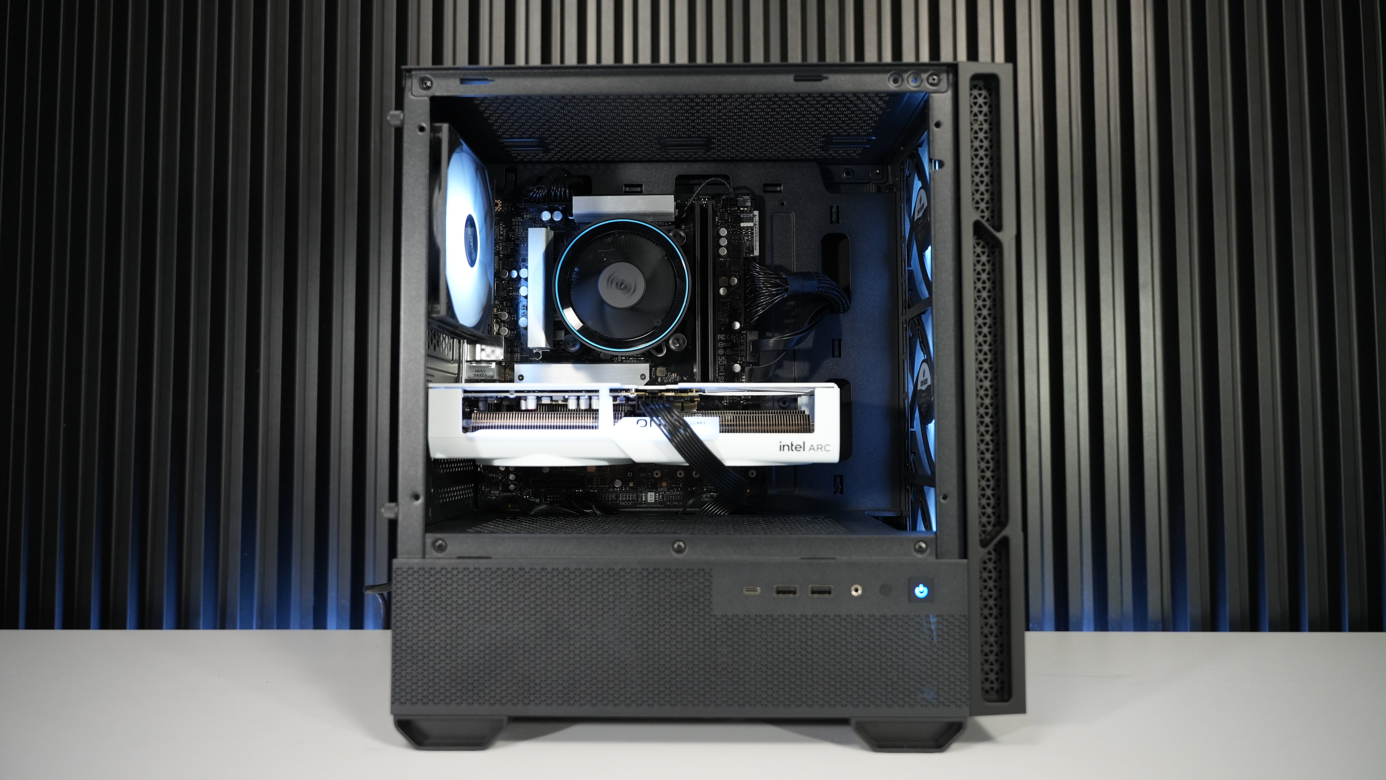 Intel Core Ultra 225F + Arc B580 Gaming PC