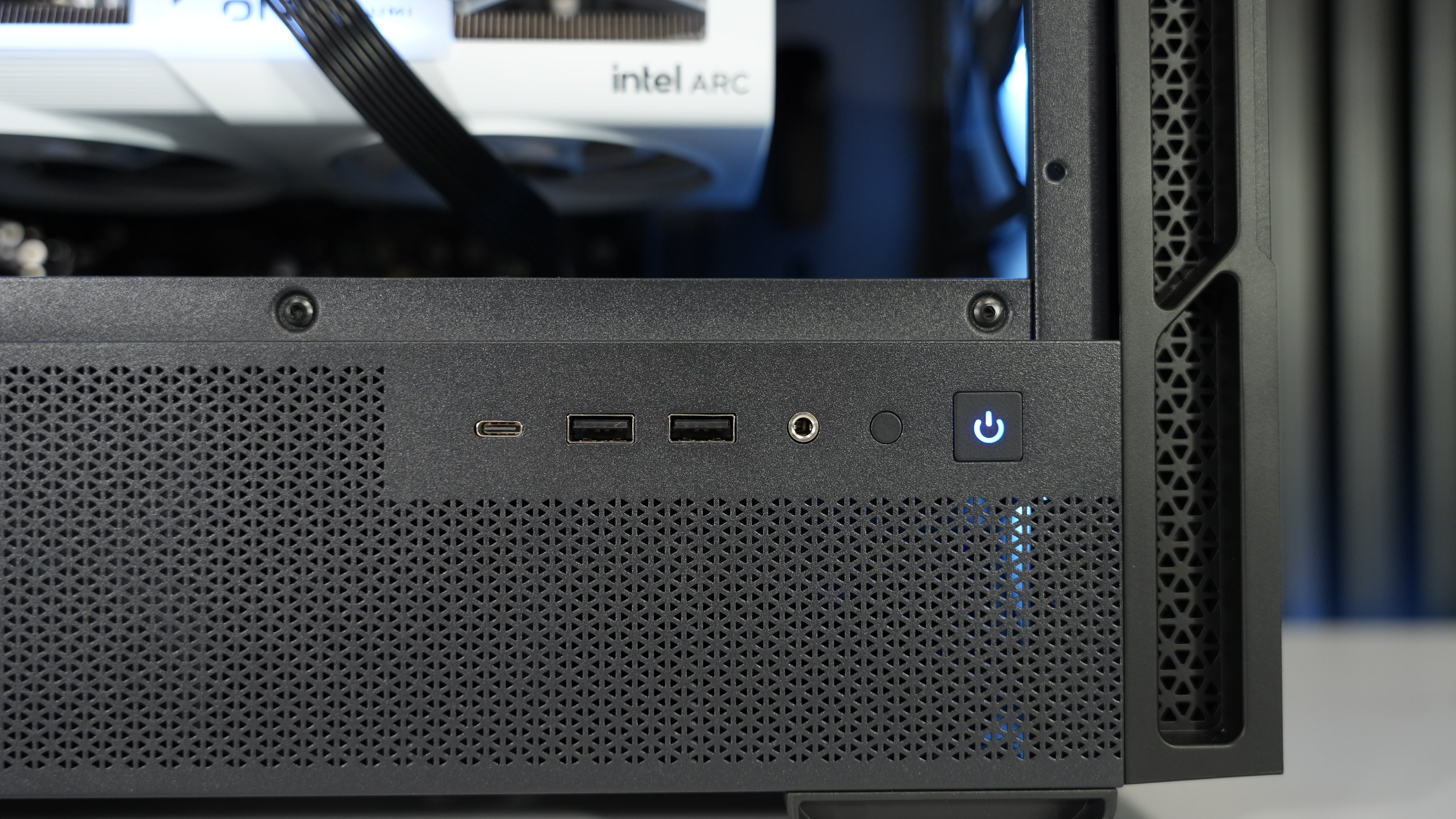 Intel Core Ultra 225F + Arc B580 Gaming PC