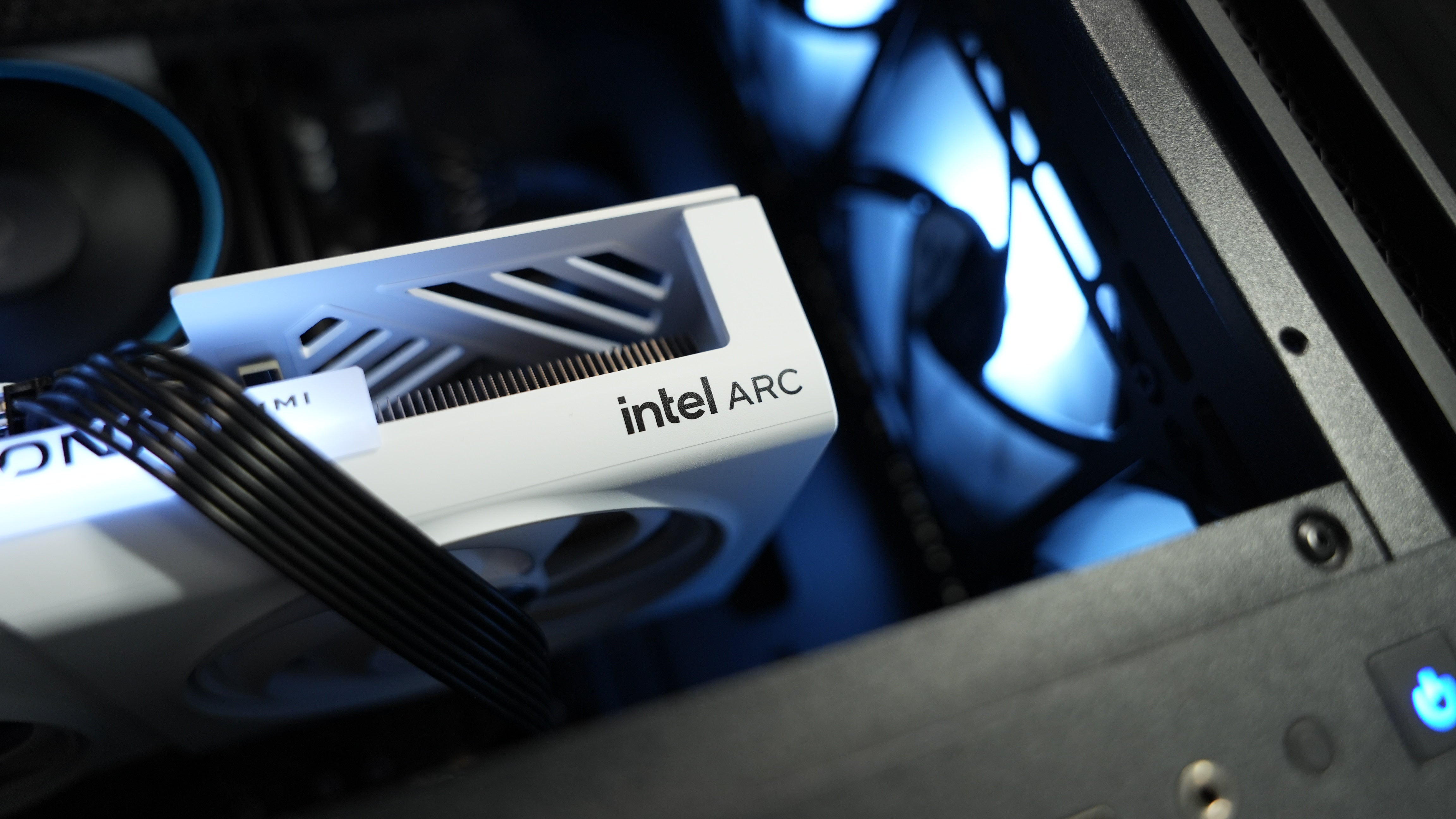 Intel Core Ultra 225F + Arc B580 Gaming PC