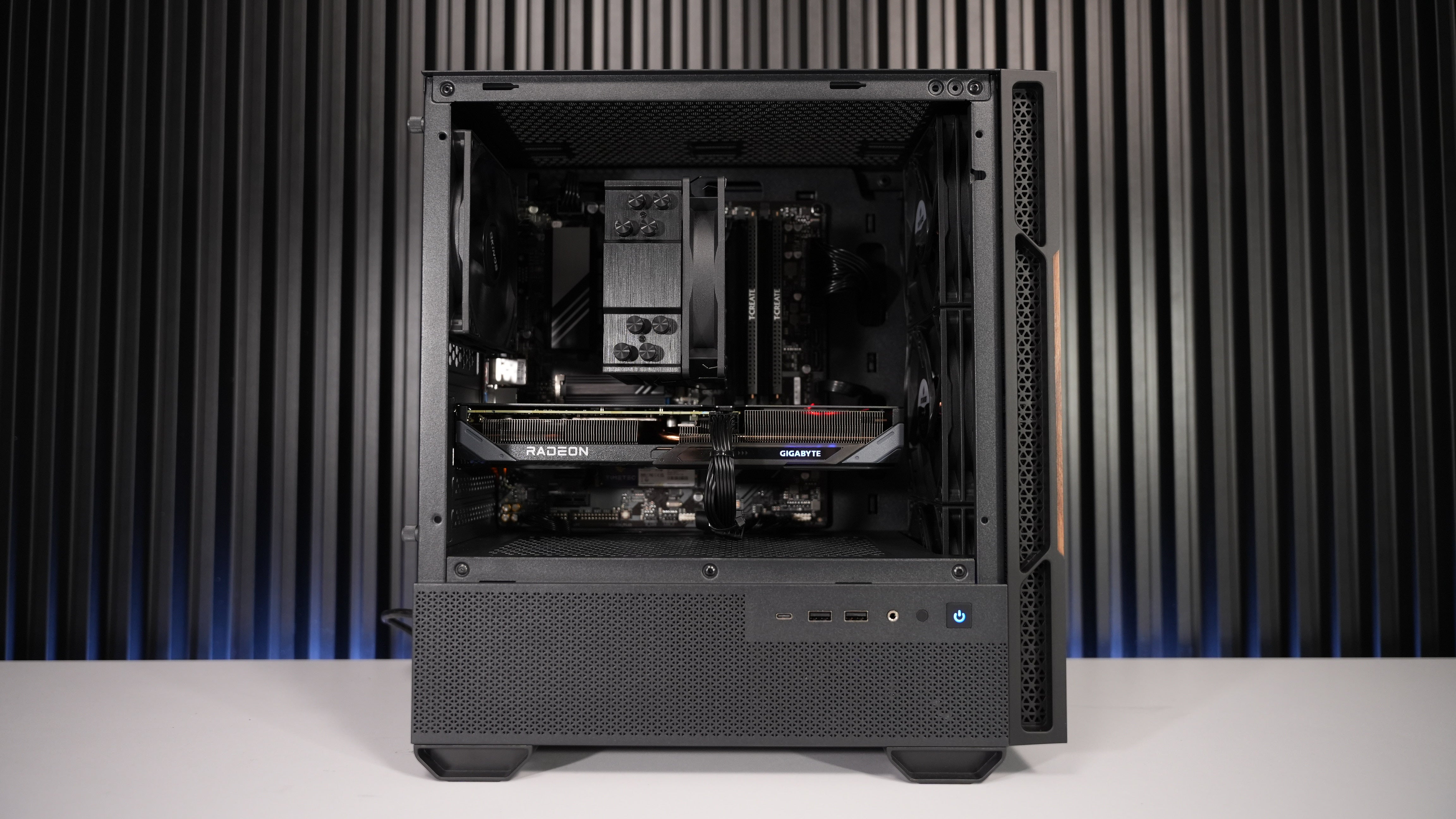 Intel i5 12400F + RX 9060XT 16GB Gaming/Streaming PC