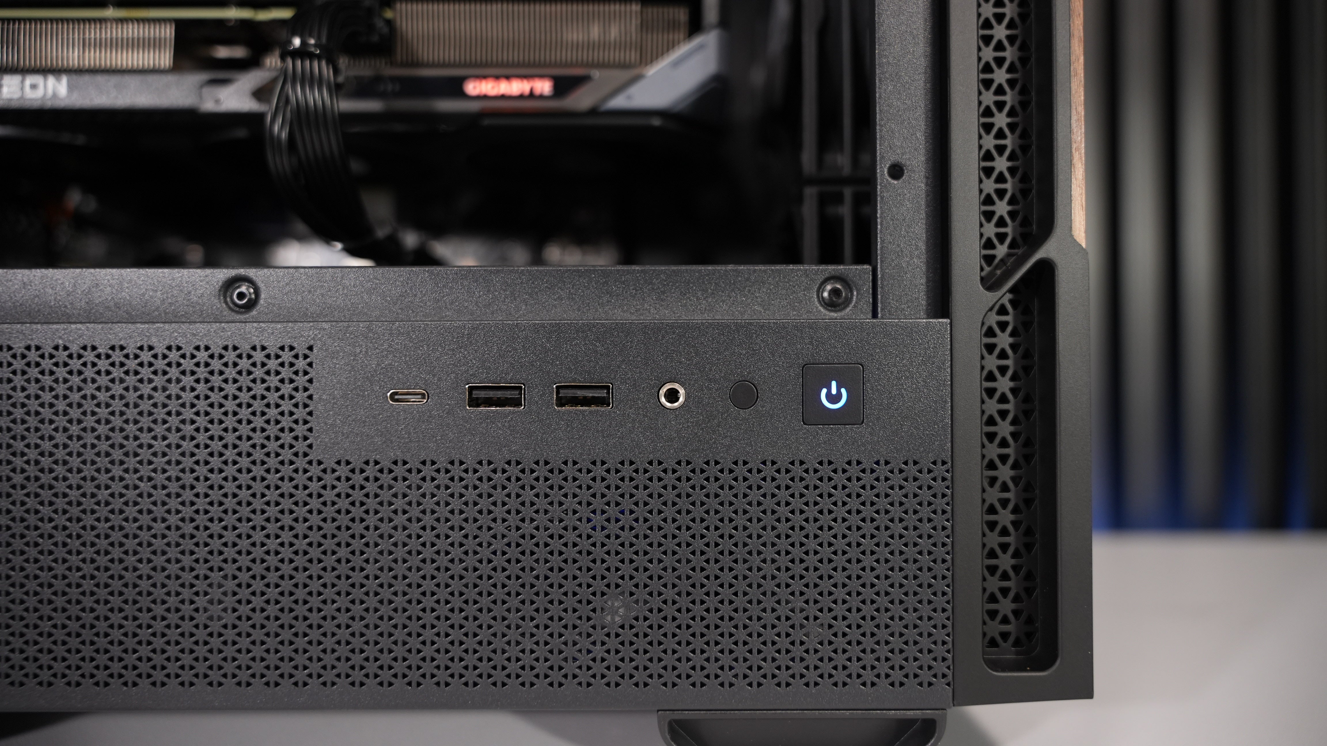 Intel i5 12400F + RX 9060XT 16GB Gaming/Streaming PC