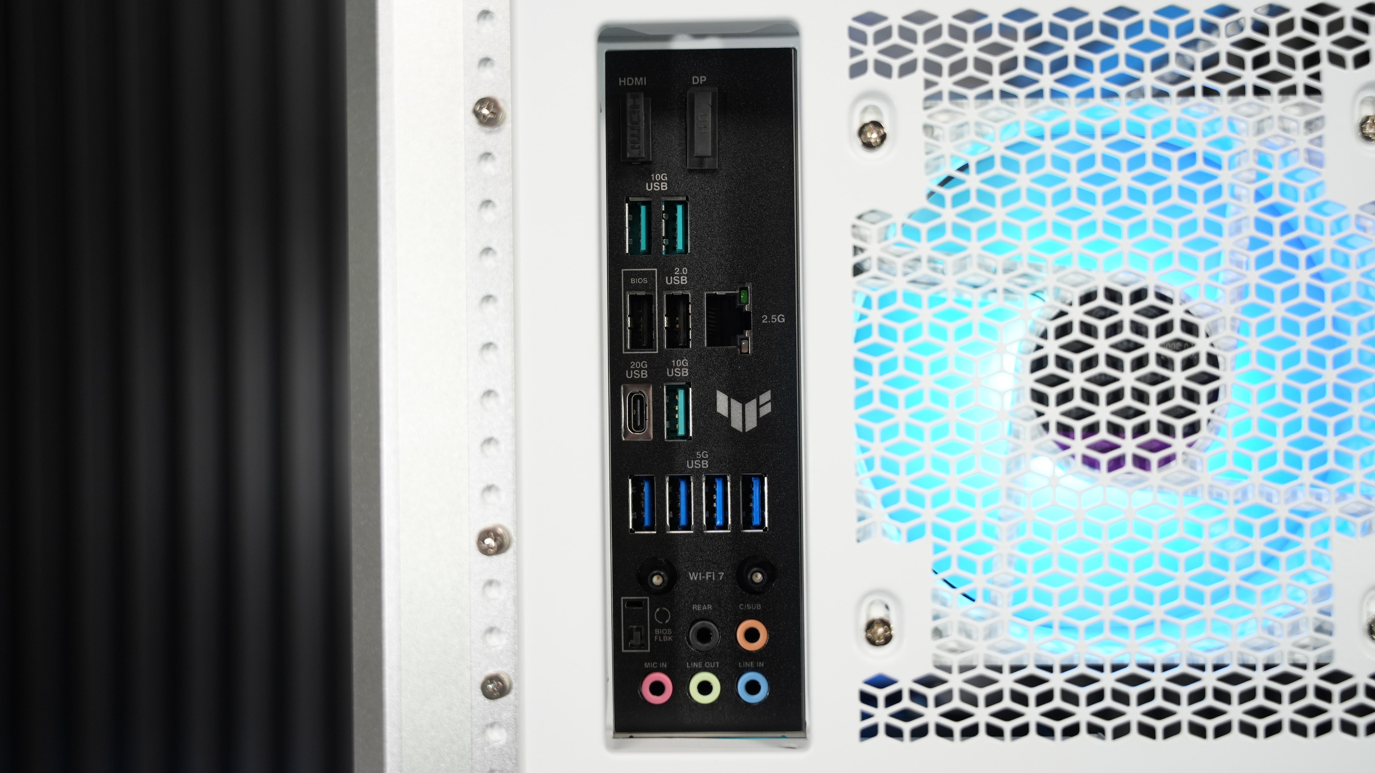 Ryzen 7 7800X3D + RTX 5070 Gaming/Streaming PC