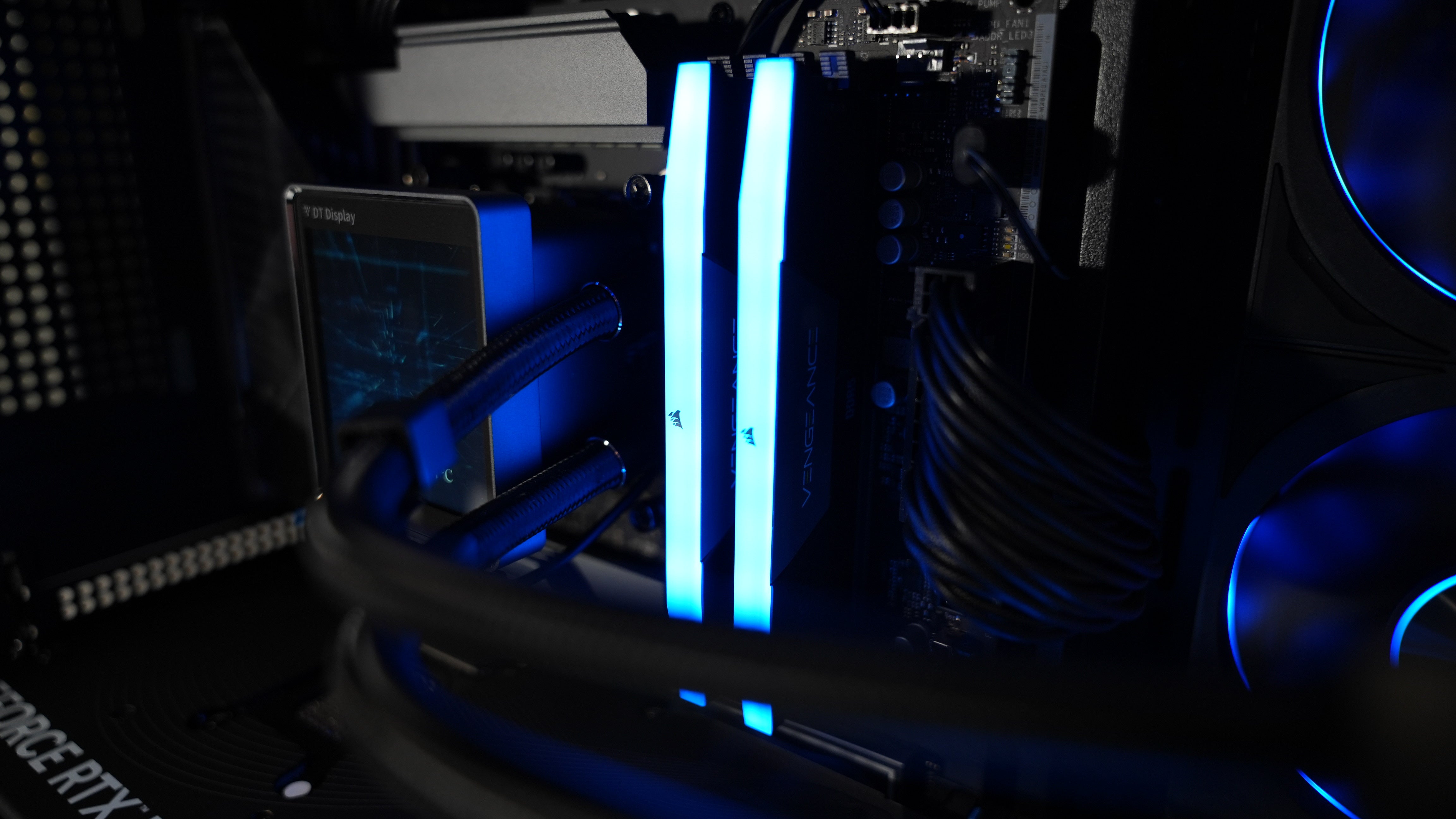 Intel Ultra 7 265K + RTX 5080 Gaming/Streaming PC