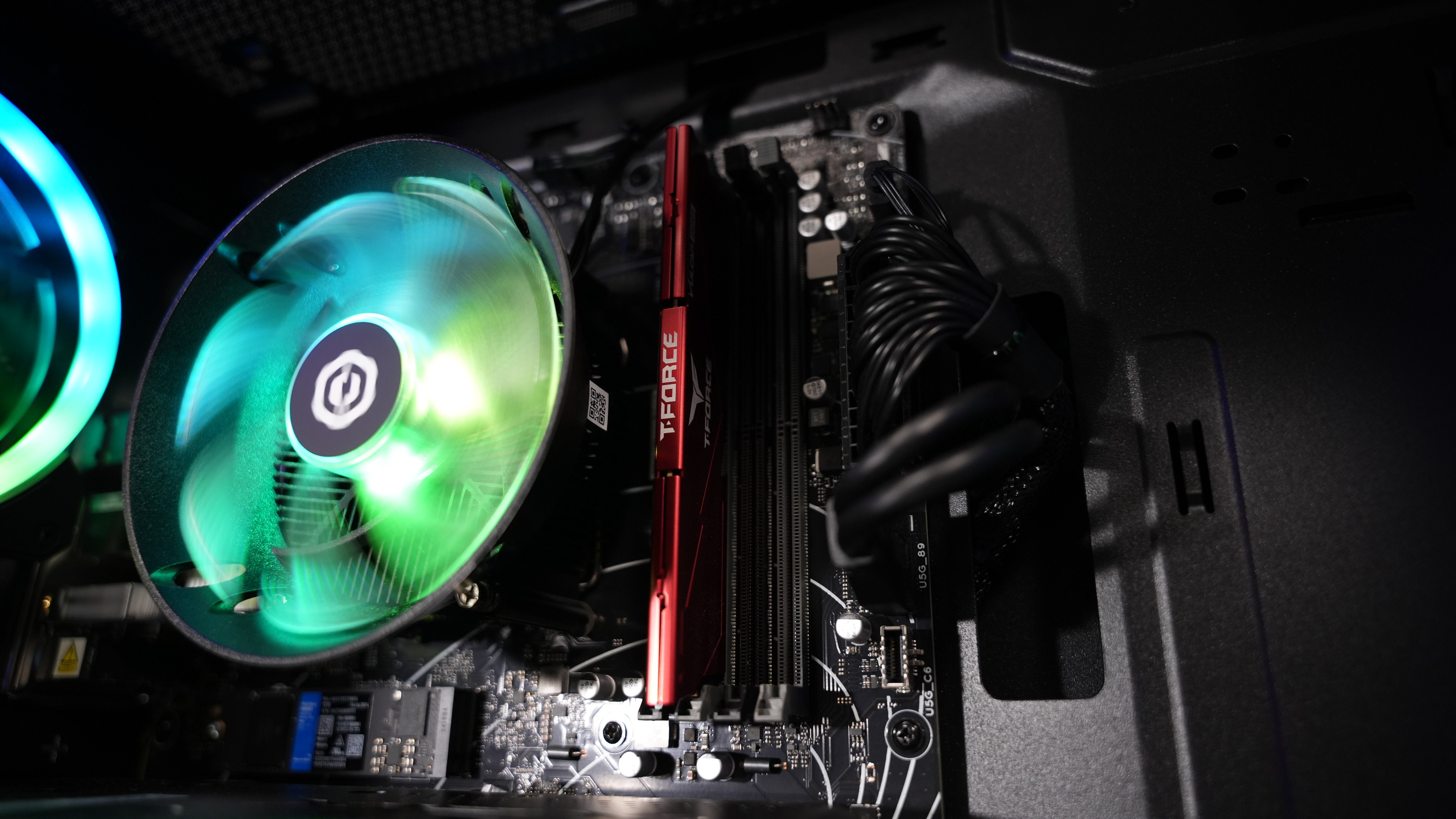 Ryzen 5 7500 + RX 7600 Gaming PC