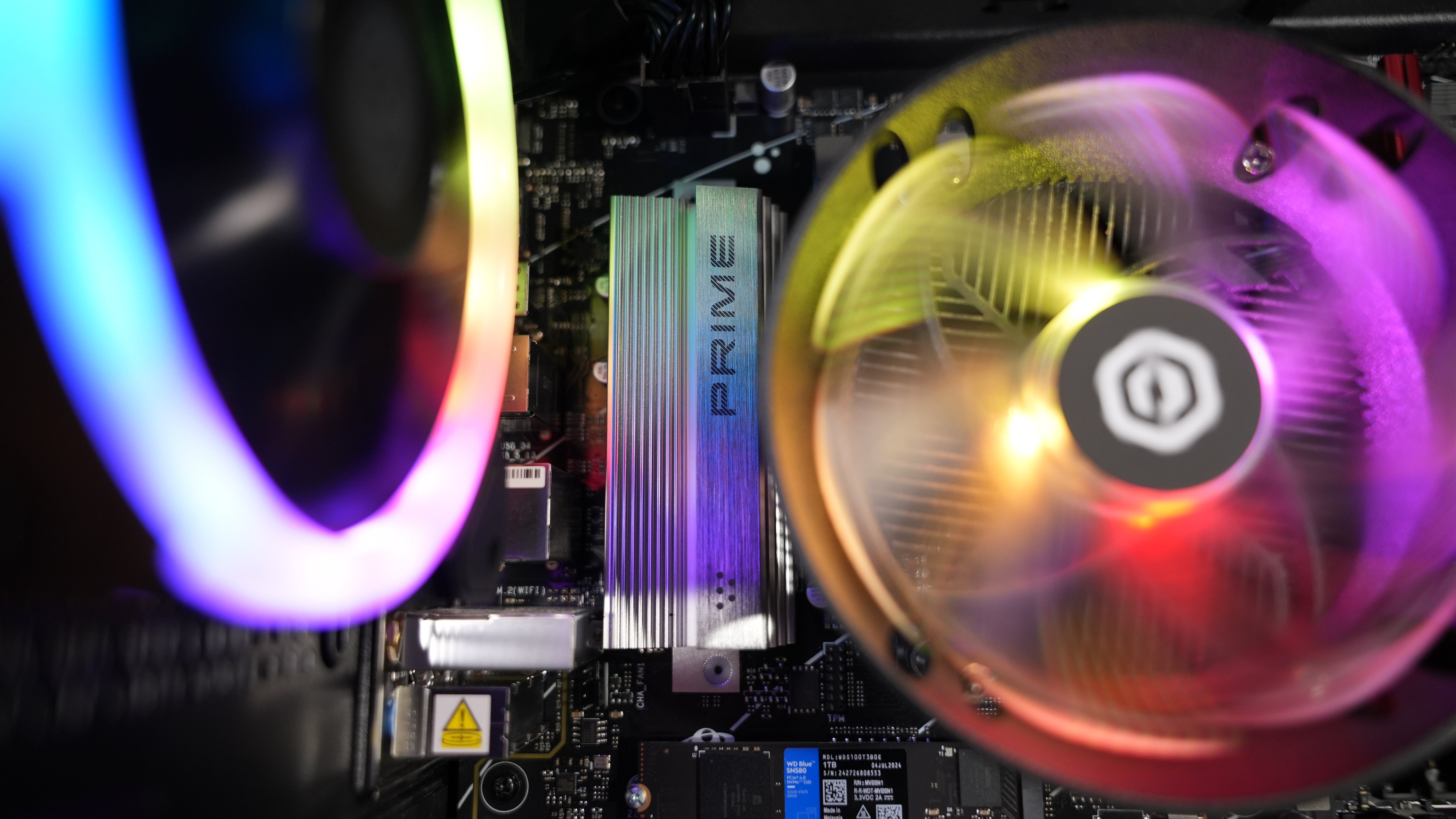 Ryzen 5 7500 + RX 7600 Gaming PC