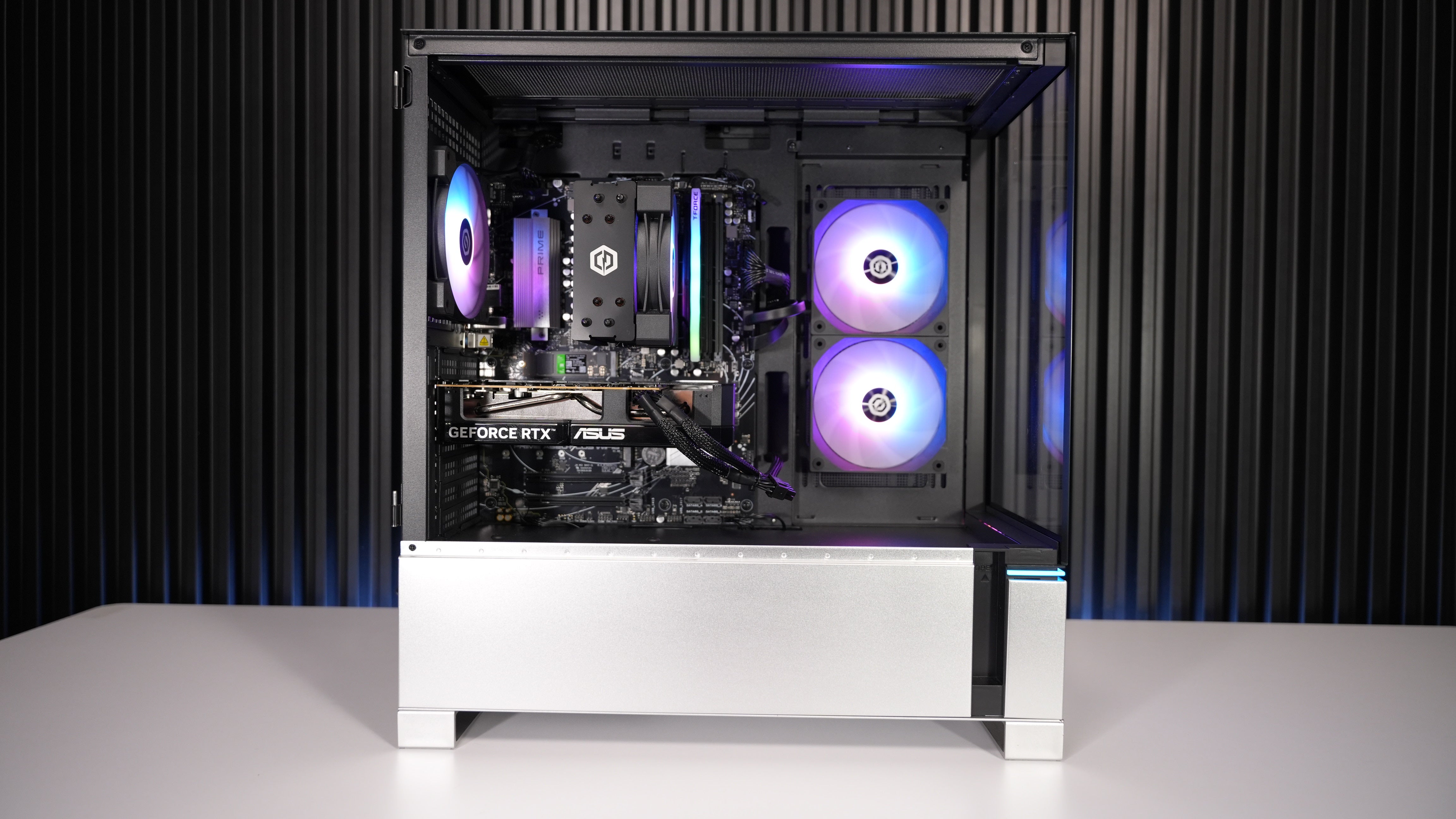 Ryzen 5 8400F + RTX 5060 Gaming PC