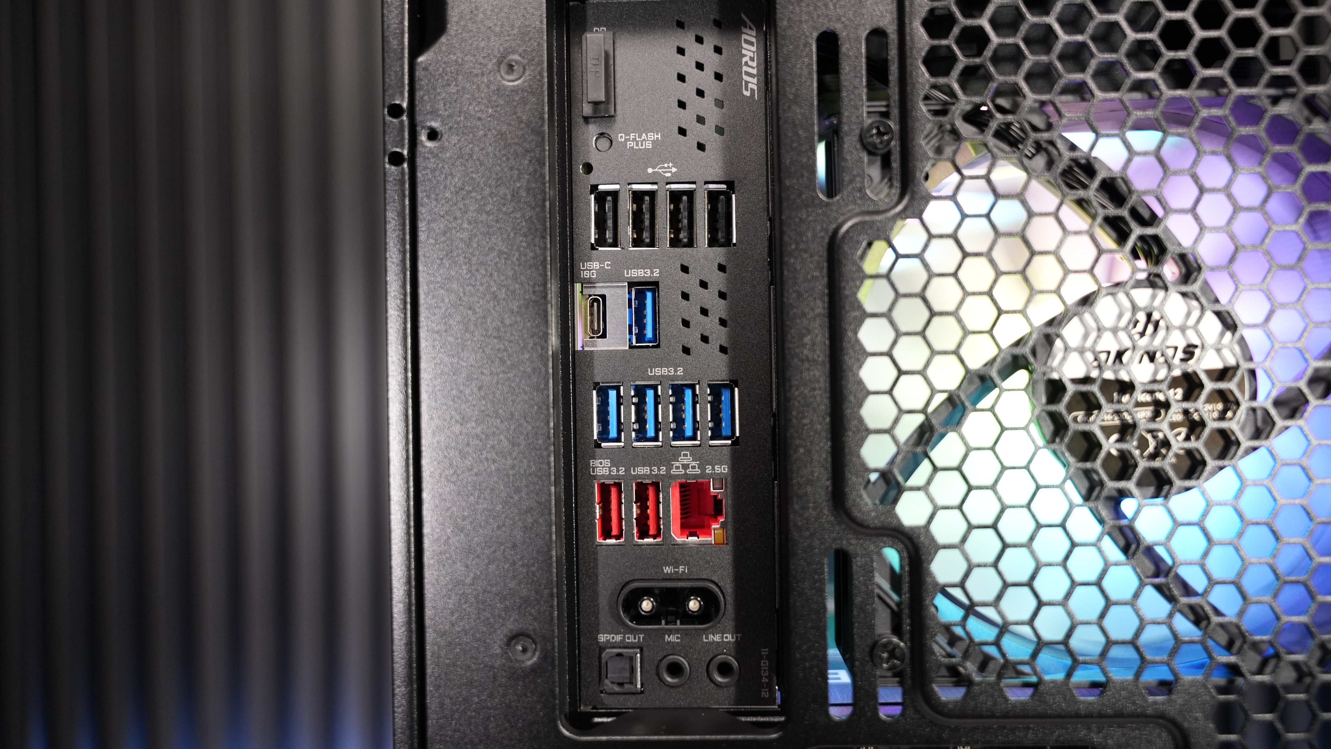 Ryzen 5 9600X + RTX 5070 Gaming/Streaming PC