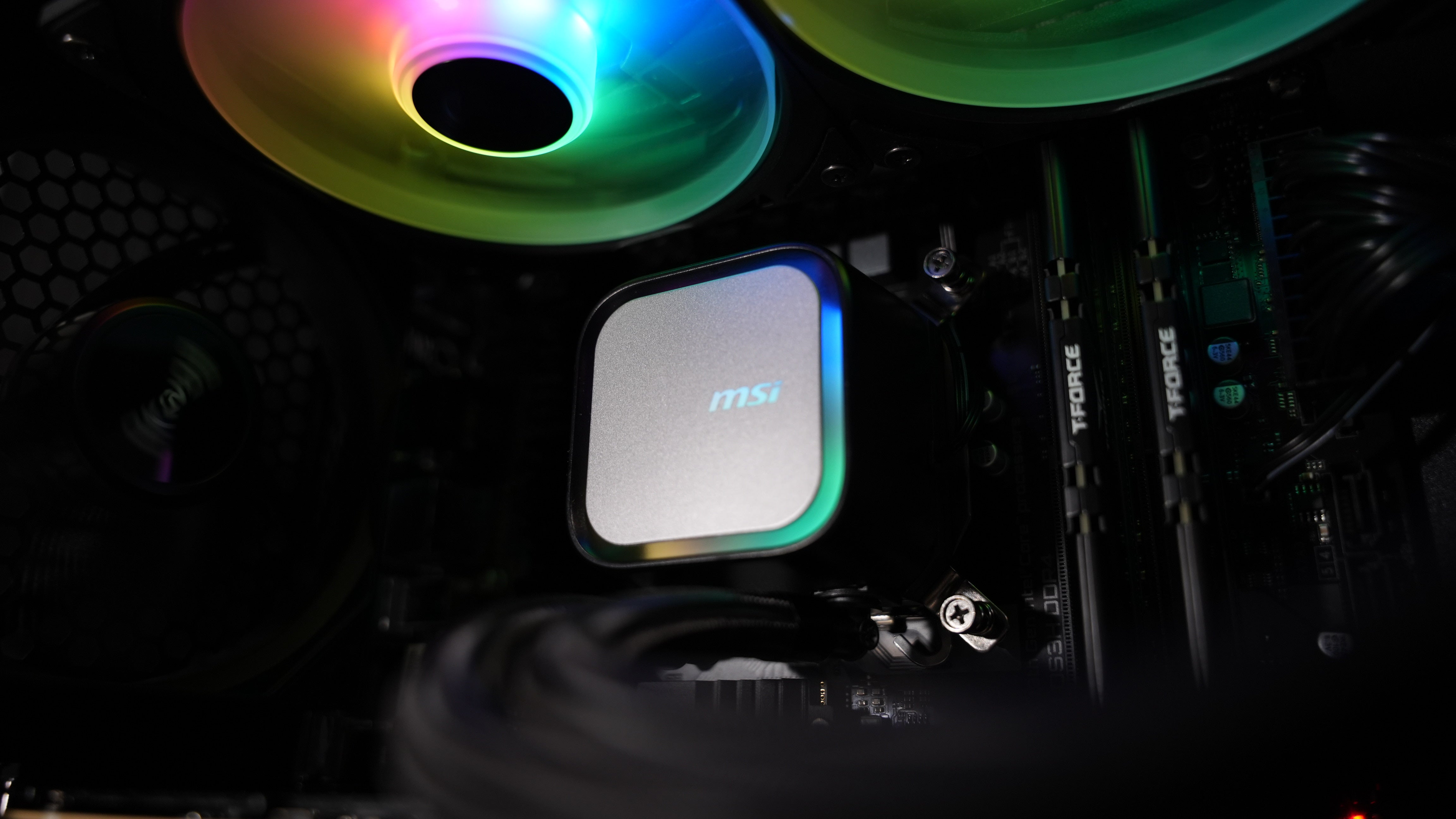 Intel i5 12400F + RTX 5060 Gaming PC
