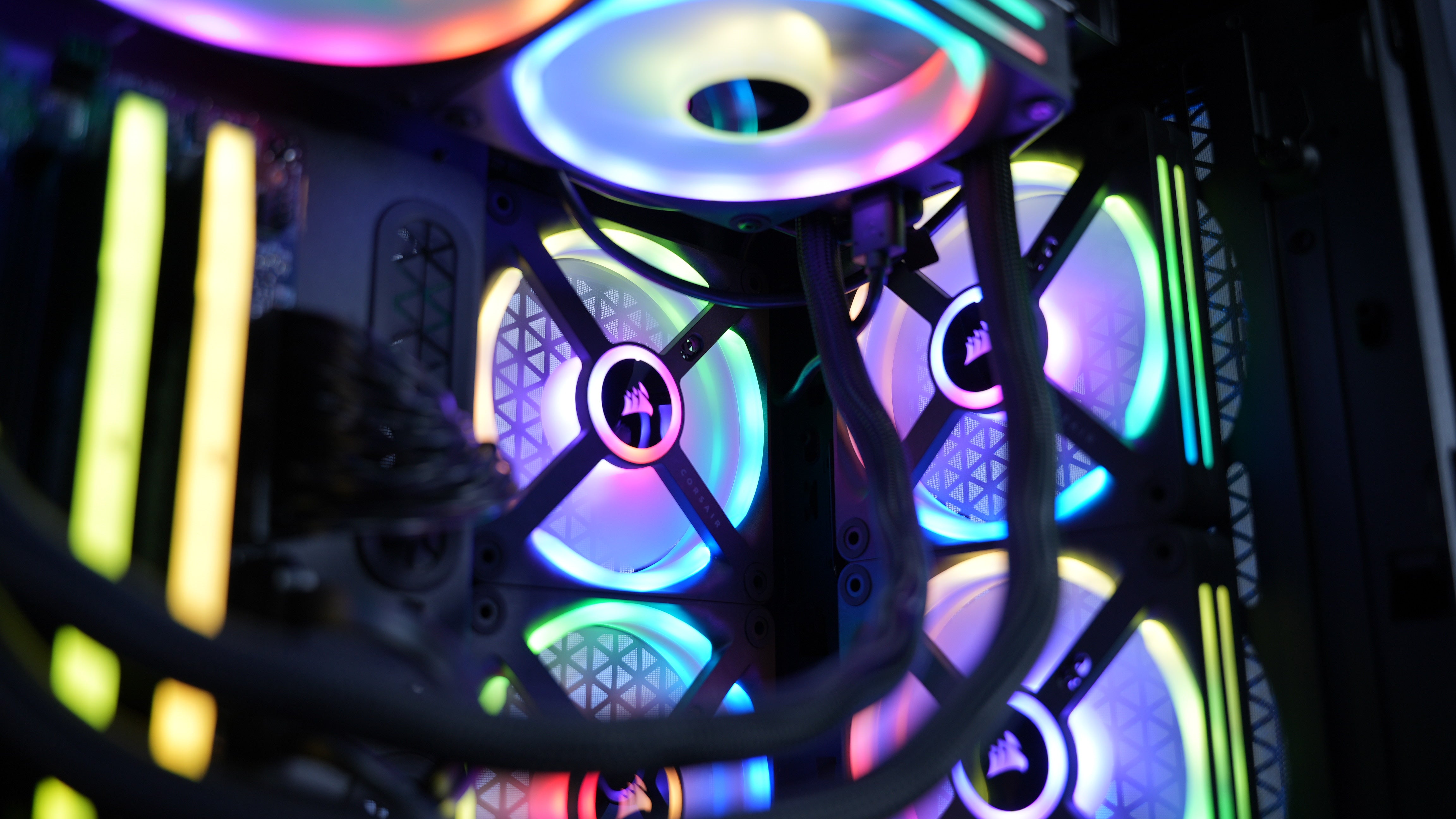 Intel i5 13600KF + RTX 4070 Ti Gaming/Streaming PC iCue Link (In Stock)