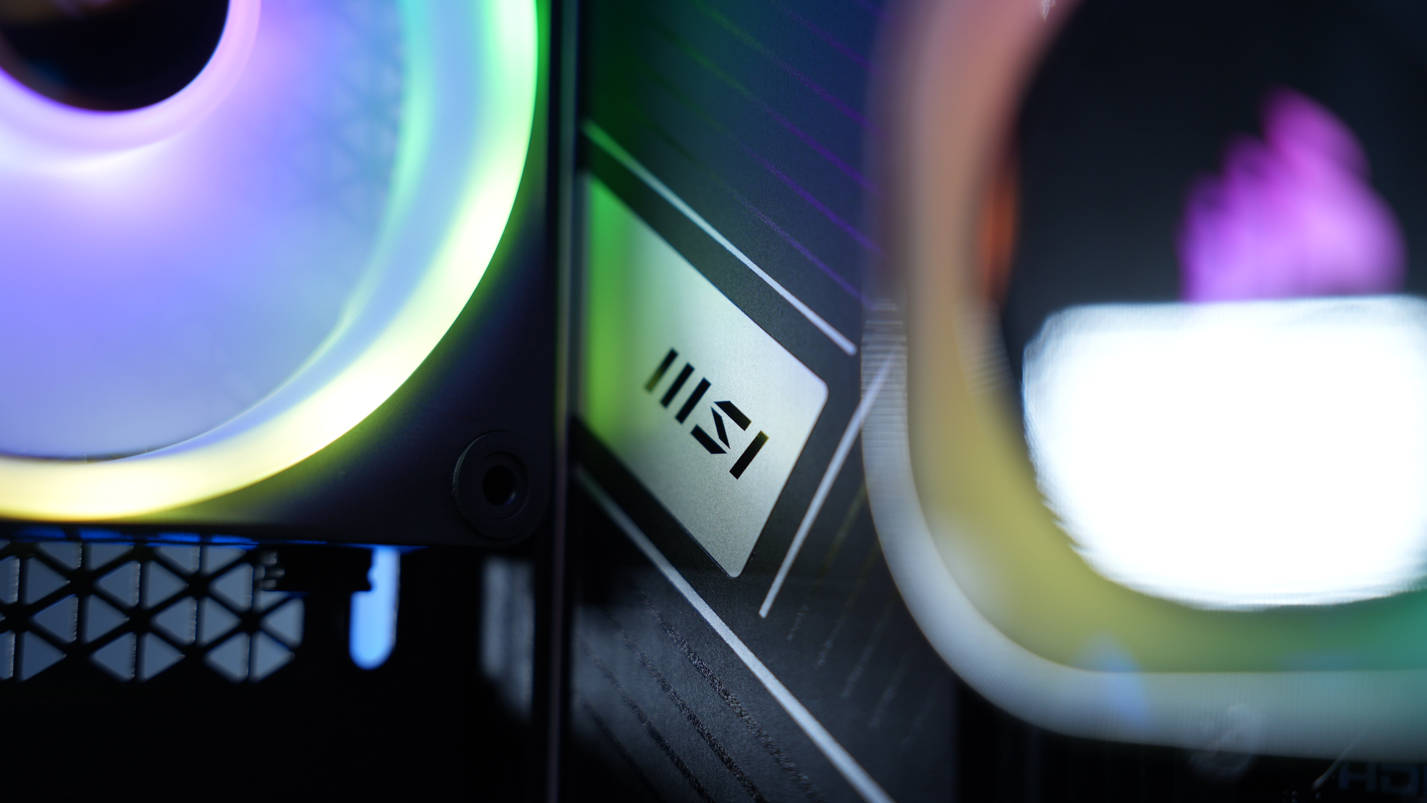 Intel i5 13600KF + RTX 4070 Ti Gaming/Streaming PC iCue Link (In Stock)