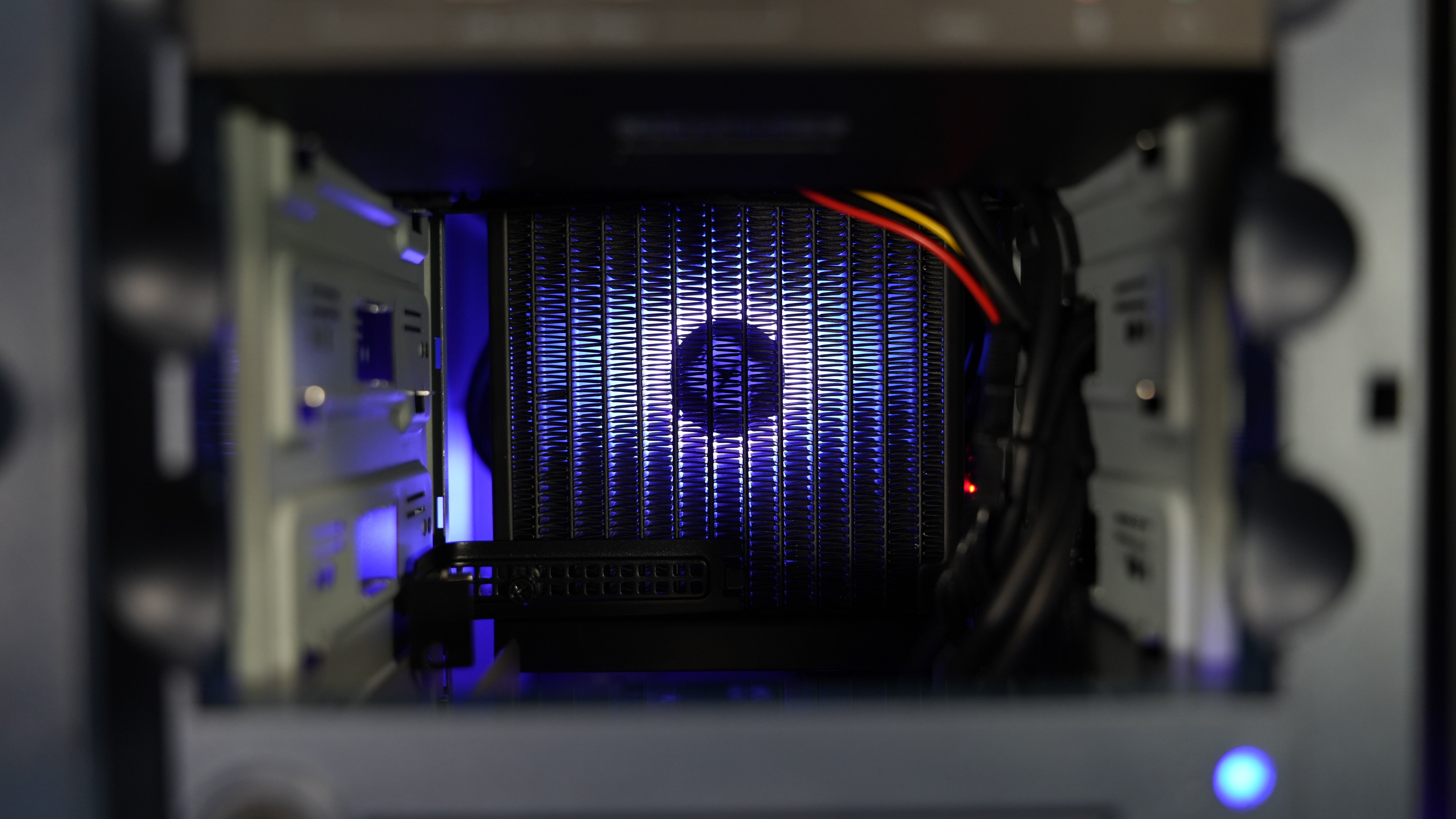 Ryzen 5 9600X + RX 9060XT 16GB Gaming PC