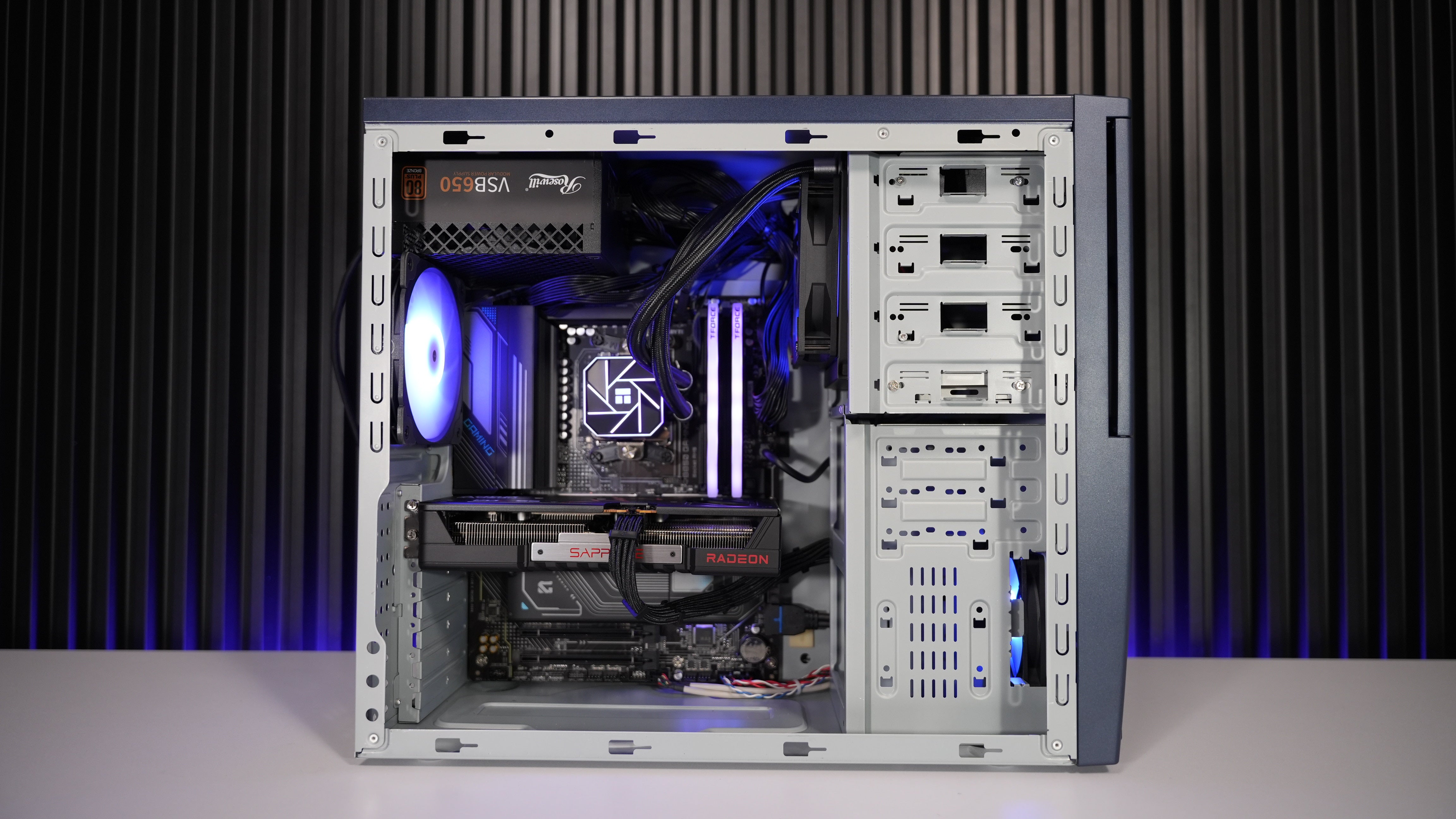 Ryzen 5 9600X + RX 9060XT 16GB Gaming PC