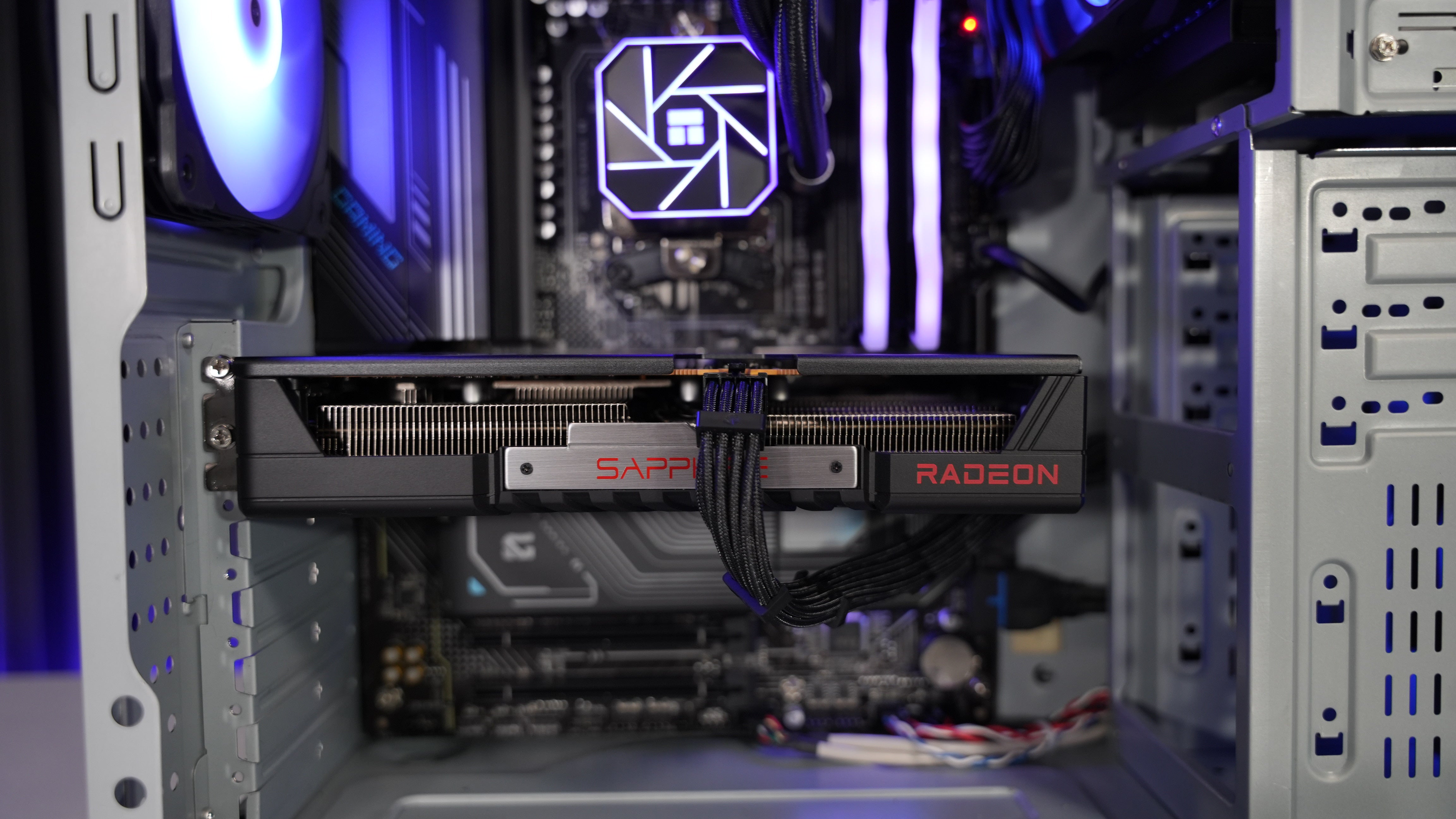 Ryzen 5 9600X + RX 9060XT 16GB Gaming PC