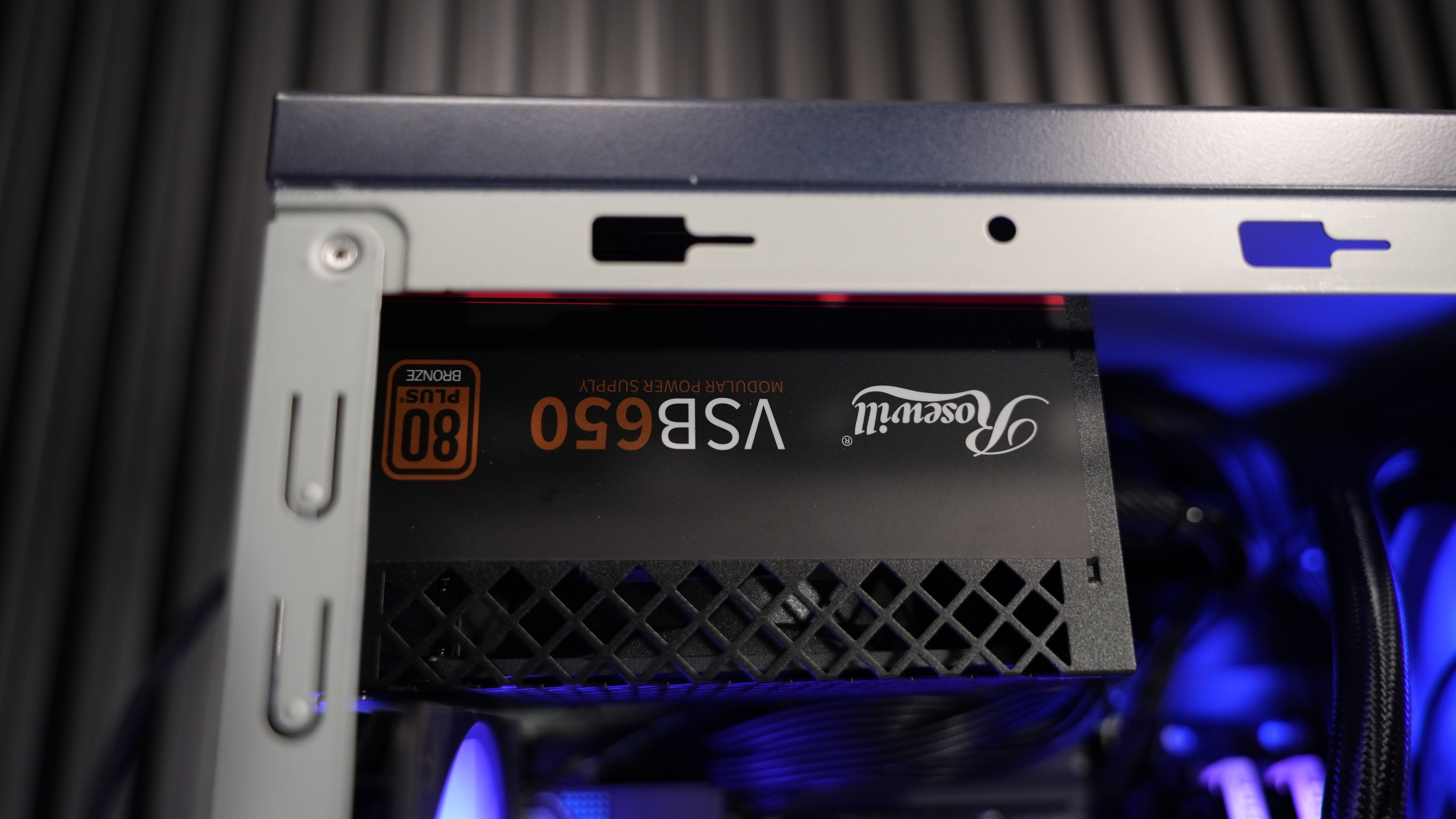 Ryzen 5 9600X + RX 9060XT 16GB Gaming PC