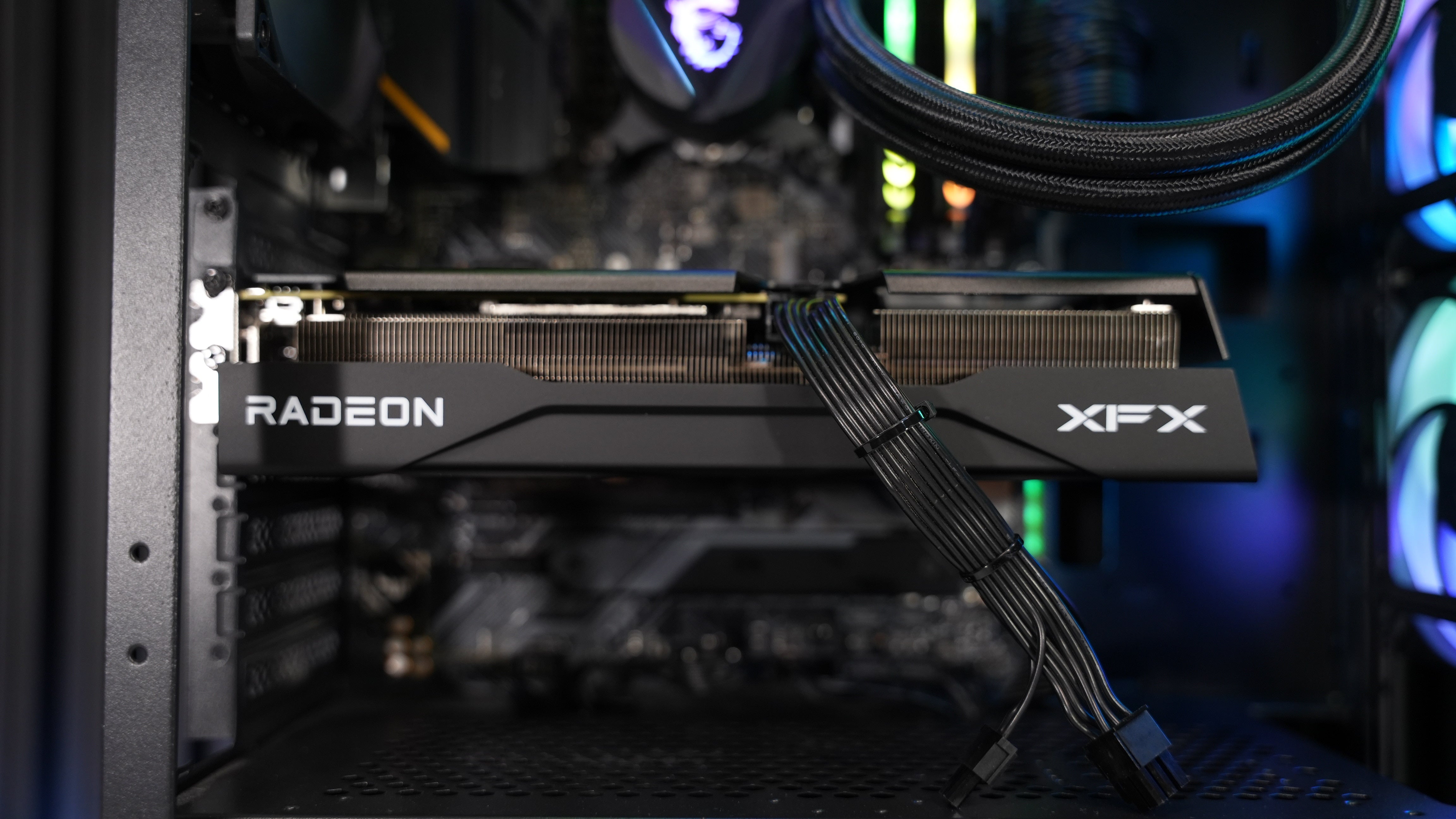 Intel i7 10700F + RX 9060XT 8GB Gaming PC