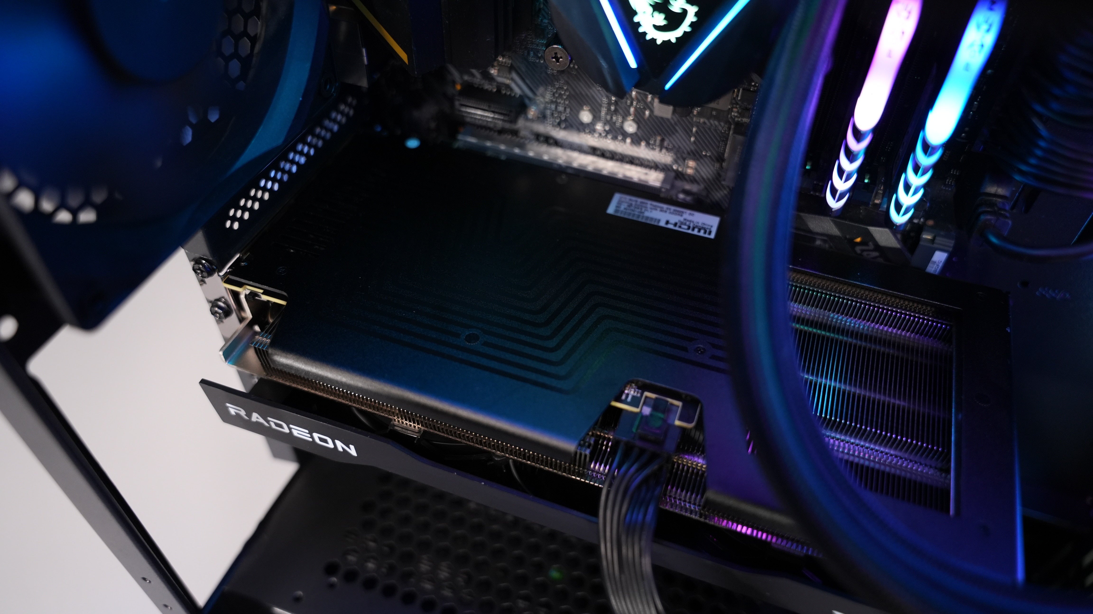 Intel i7 10700F + RX 9060XT 8GB Gaming PC