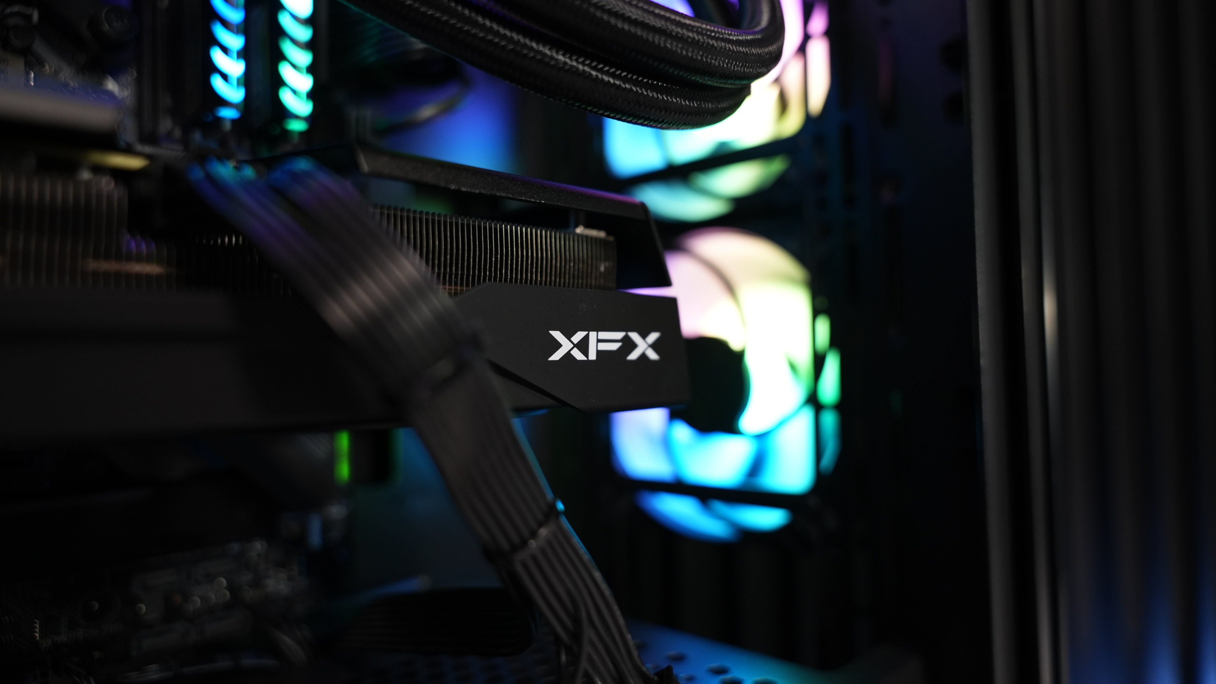 Intel i7 10700F + RX 9060XT 8GB Gaming PC
