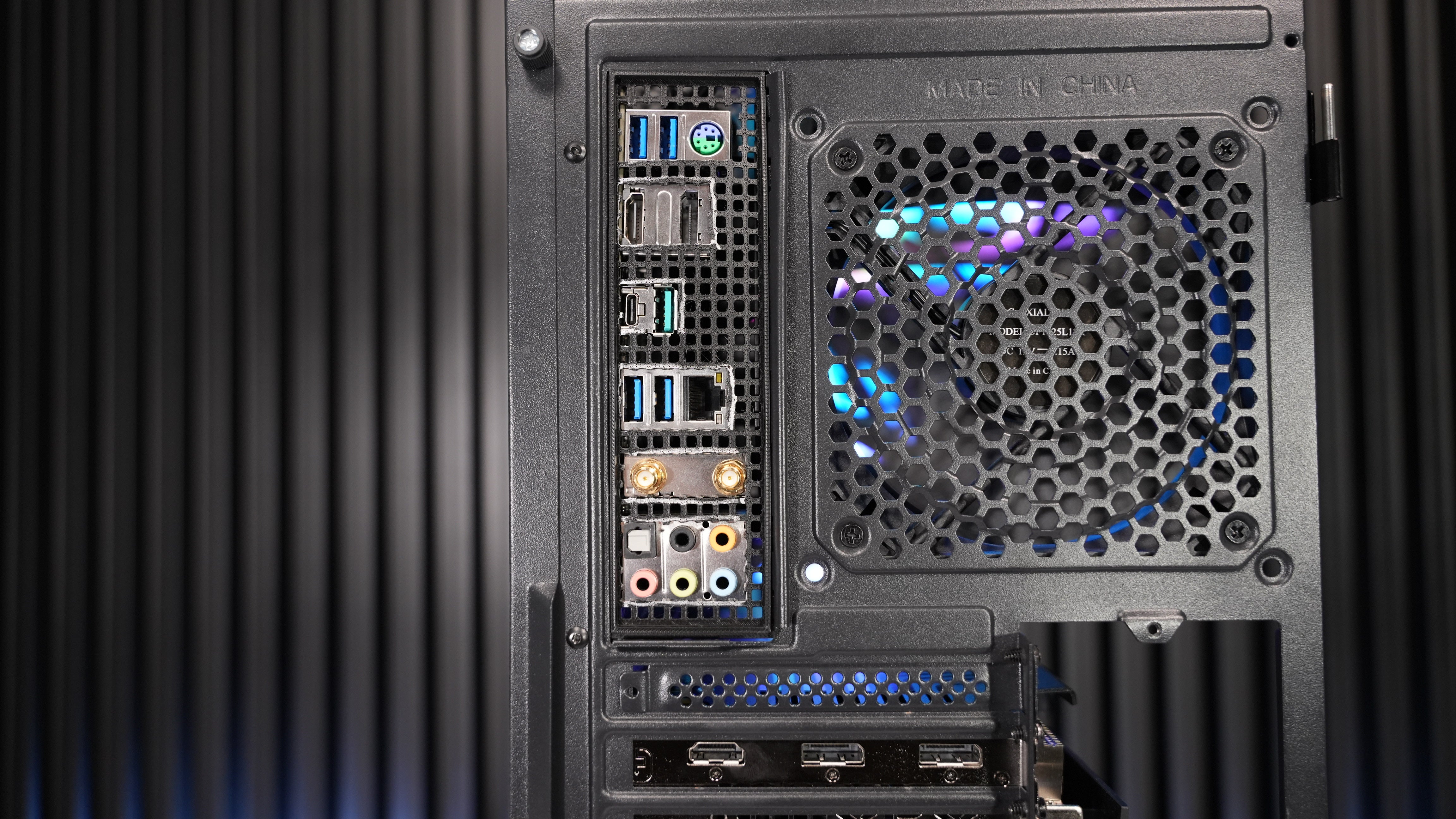 Intel i7 10700F + RX 9060XT 8GB Gaming PC