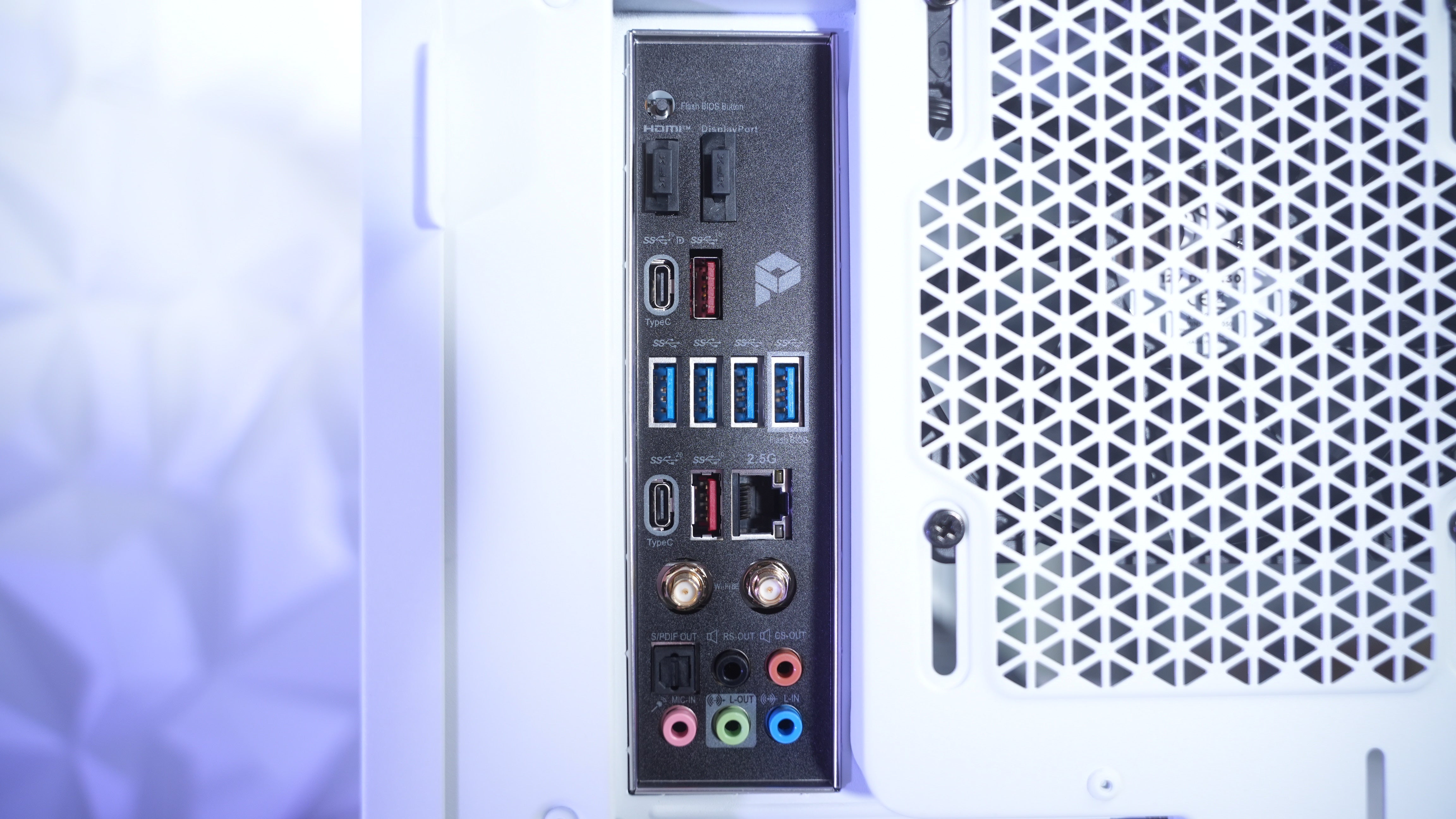 Ryzen 7 7800X3D + RX 6800 XT Gaming/Streaming PC (In Stock)