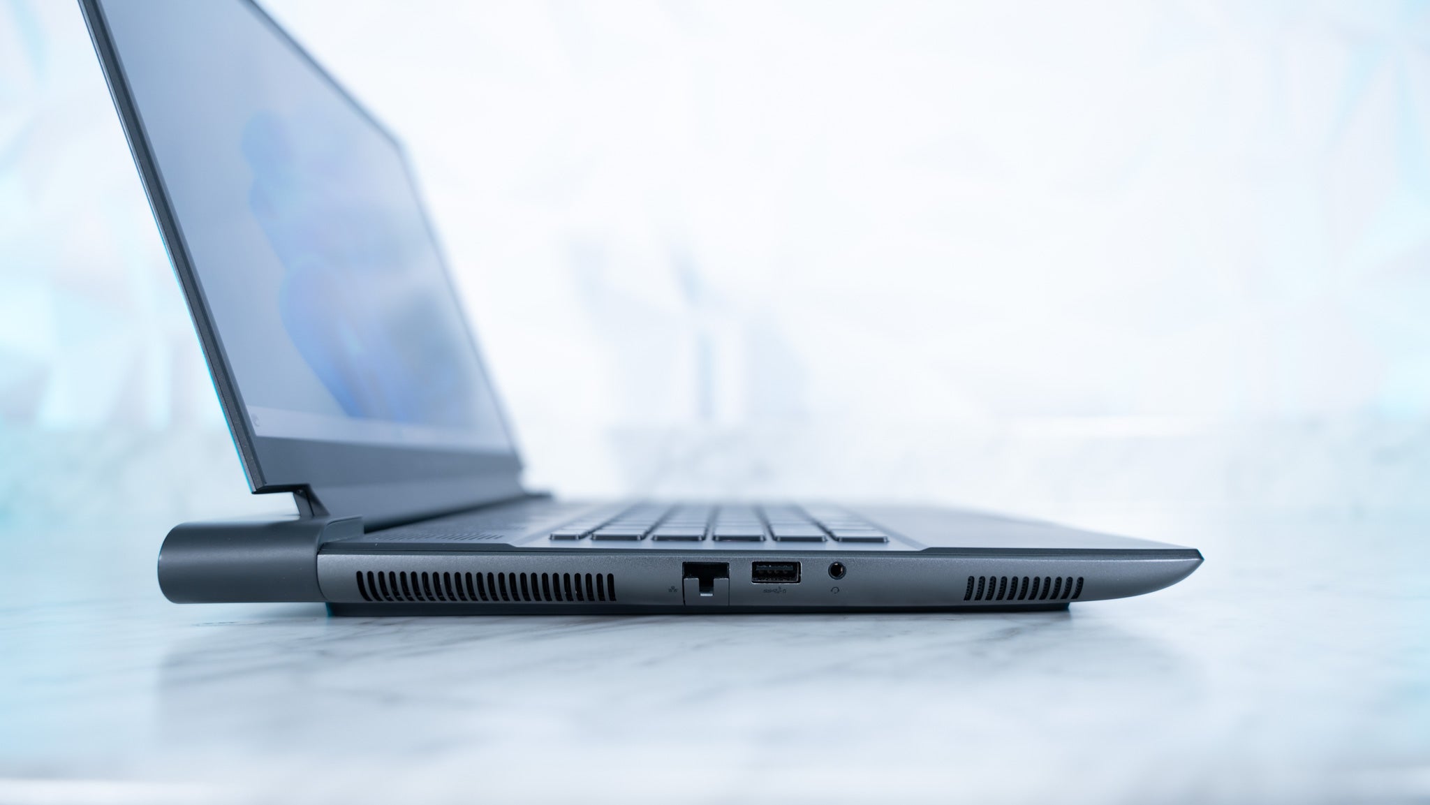 Alienware M16 - Intel i9 13900HX + RTX 4080 Gaming/Streaming Laptop (In Stock)