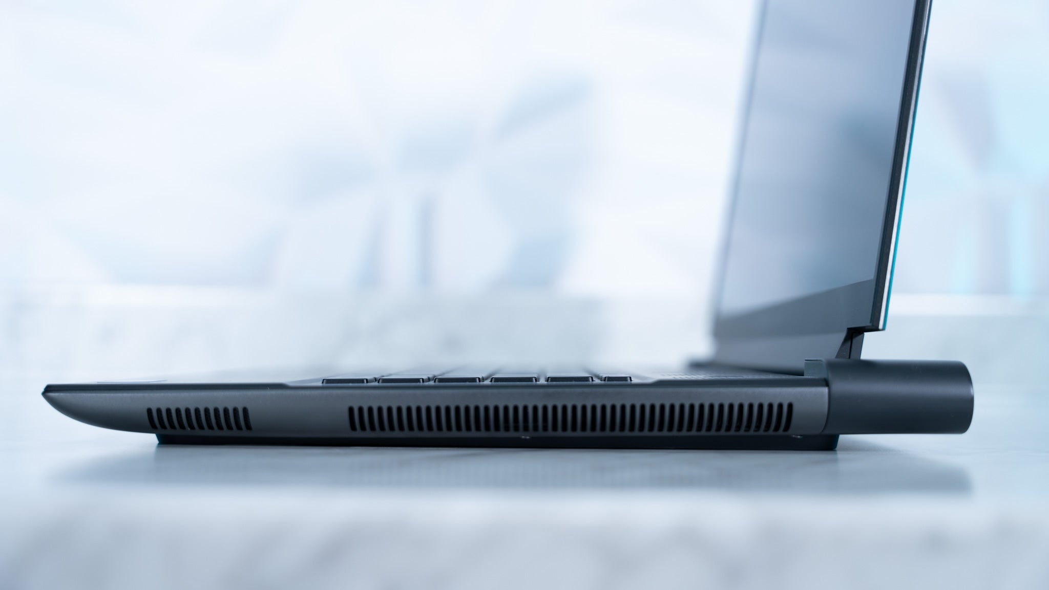 Alienware M16 - Intel i9 13900HX + RTX 4080 Gaming/Streaming Laptop (In Stock)