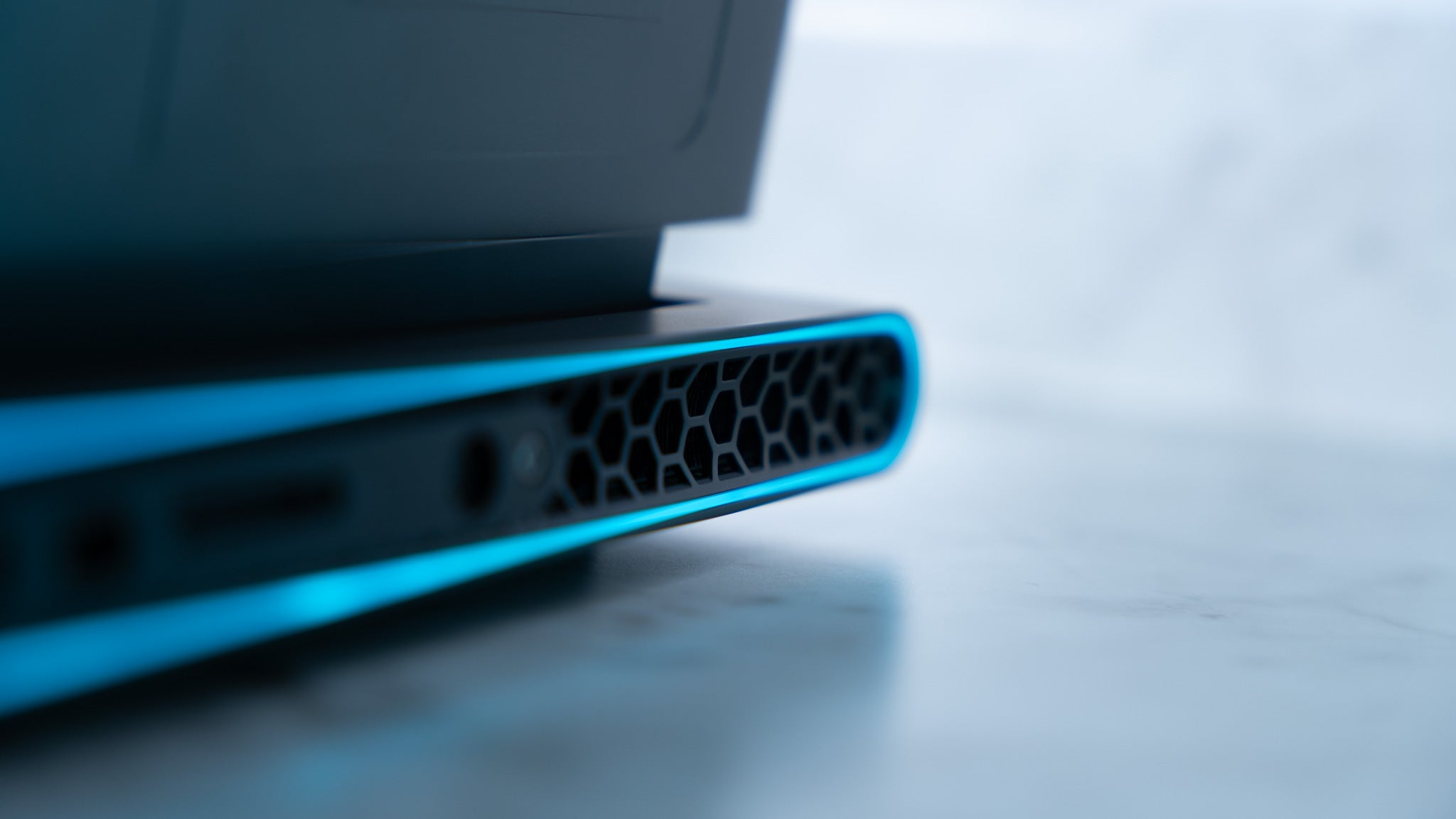 Alienware M16 - Intel i9 13900HX + RTX 4080 Gaming/Streaming Laptop (In Stock)