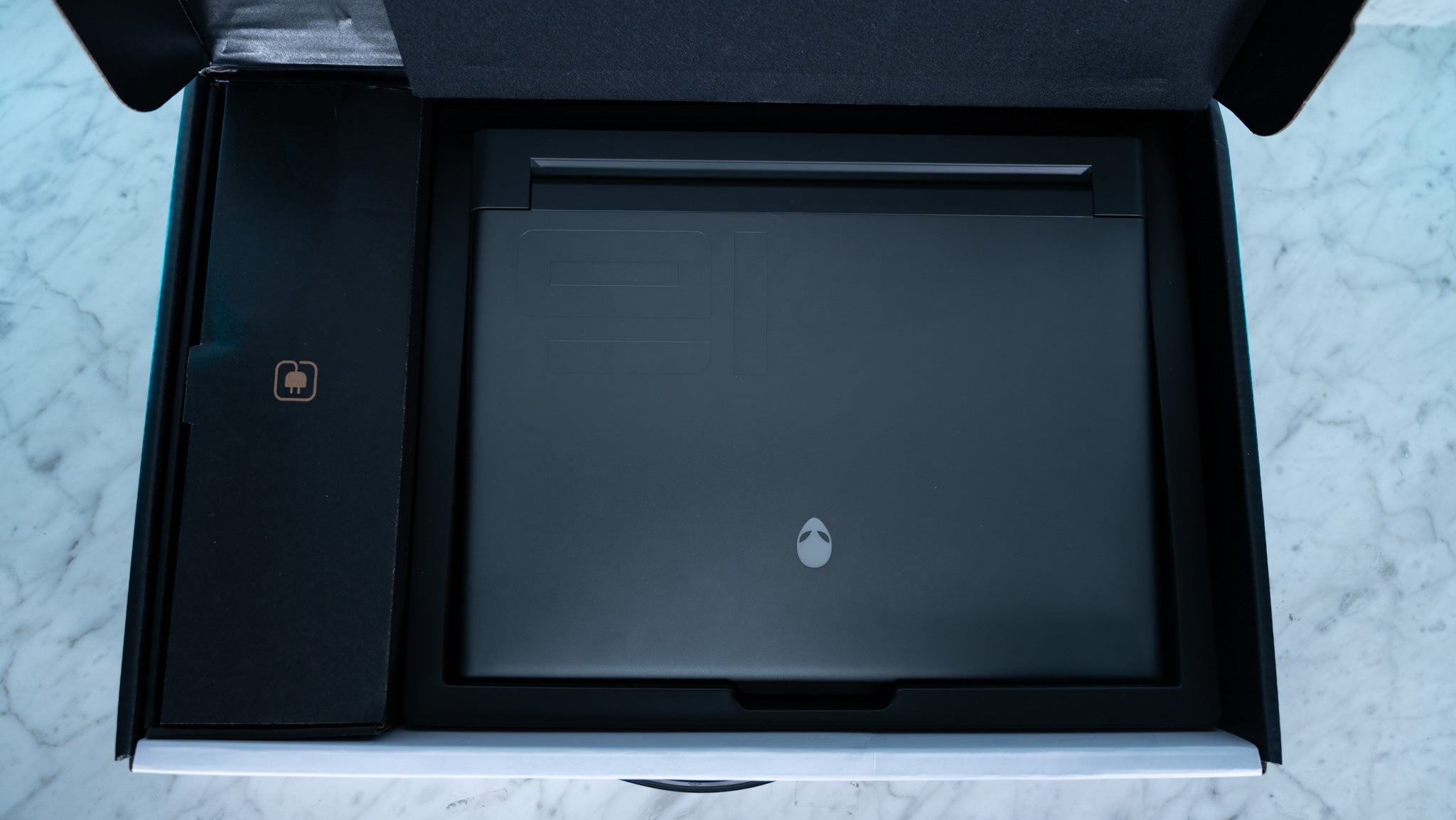 Alienware M16 - Intel i9 13900HX + RTX 4080 Gaming/Streaming Laptop (In Stock)