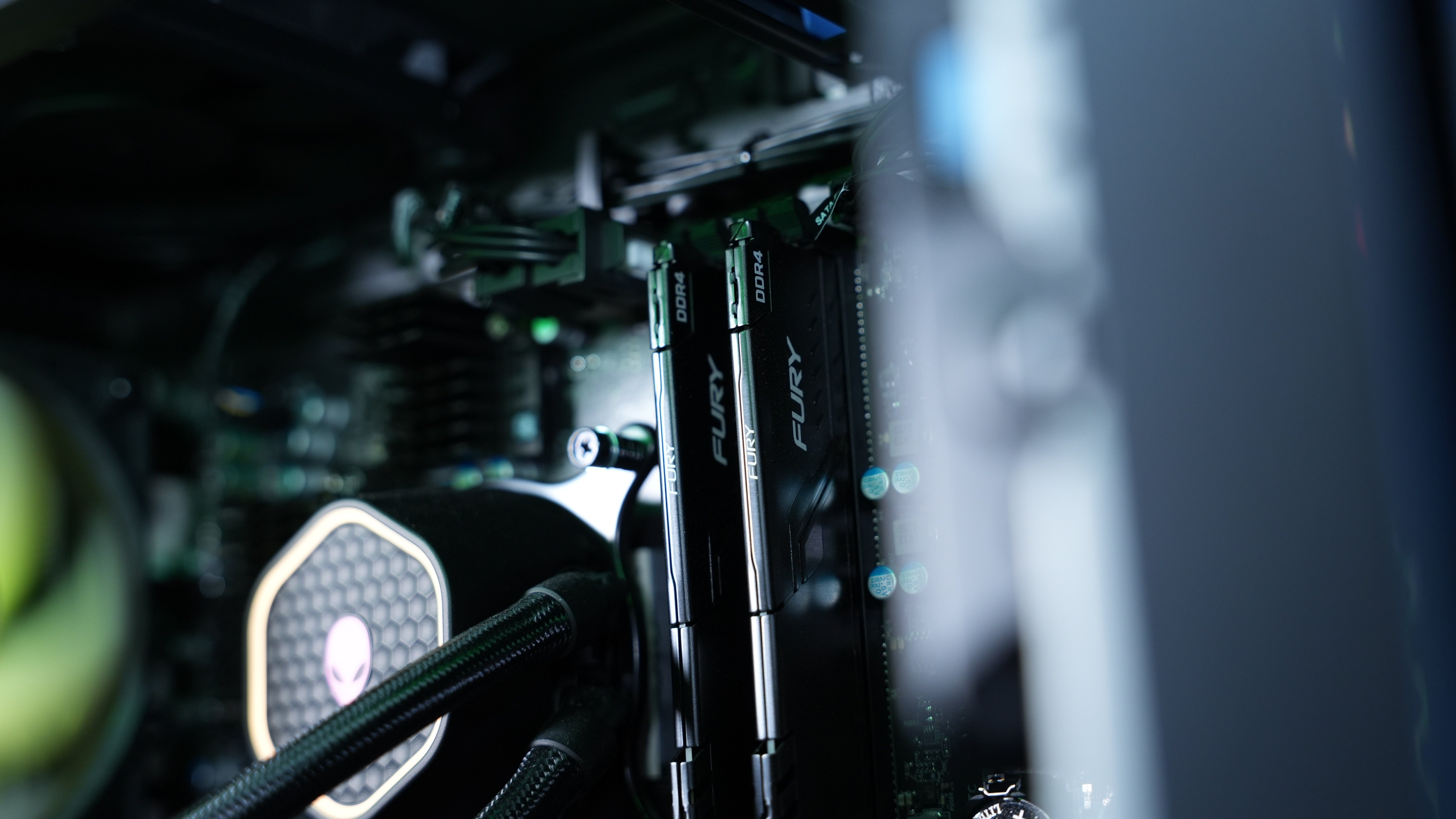 Alienware Aurora R14 - Ryzen 7 5800X + RTX 3080 Gaming PC (In Stock)