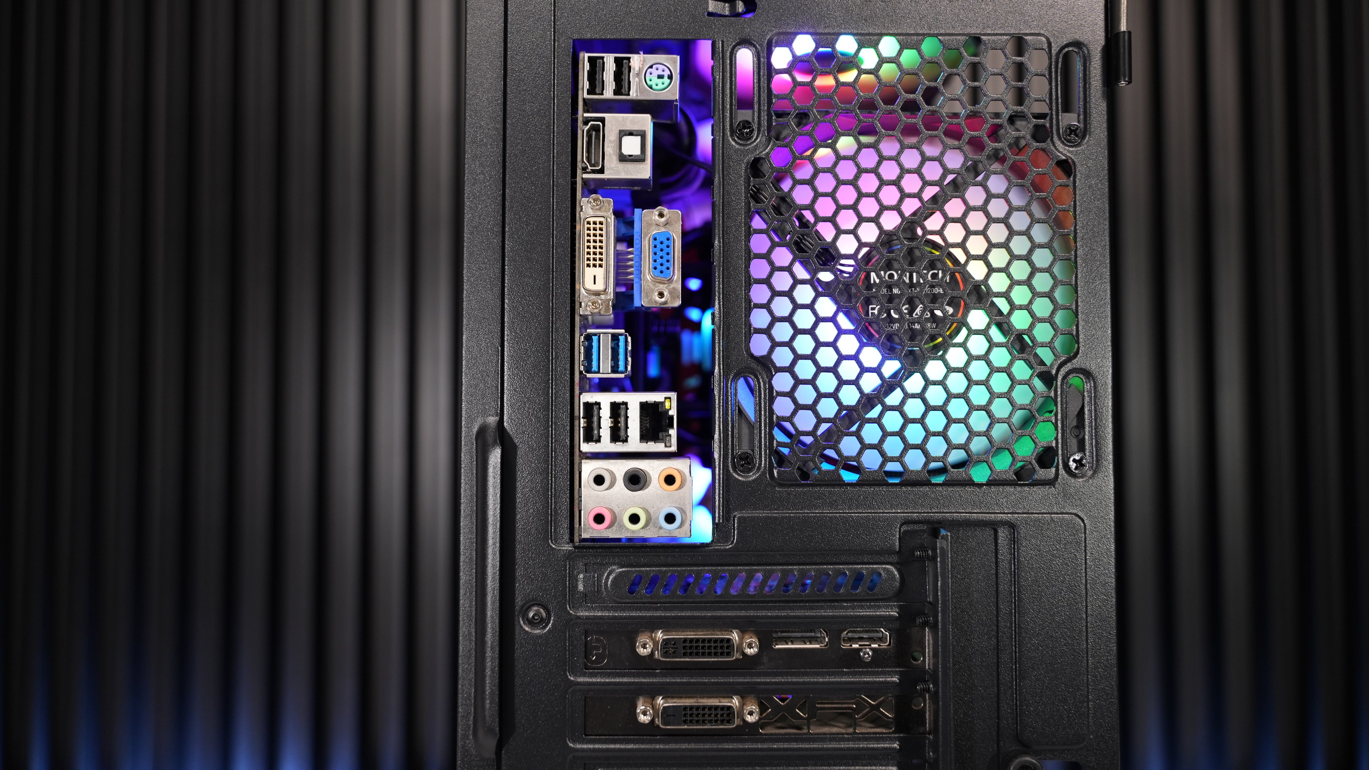 Intel i7 2700K + AMD R7 250X Budget PC