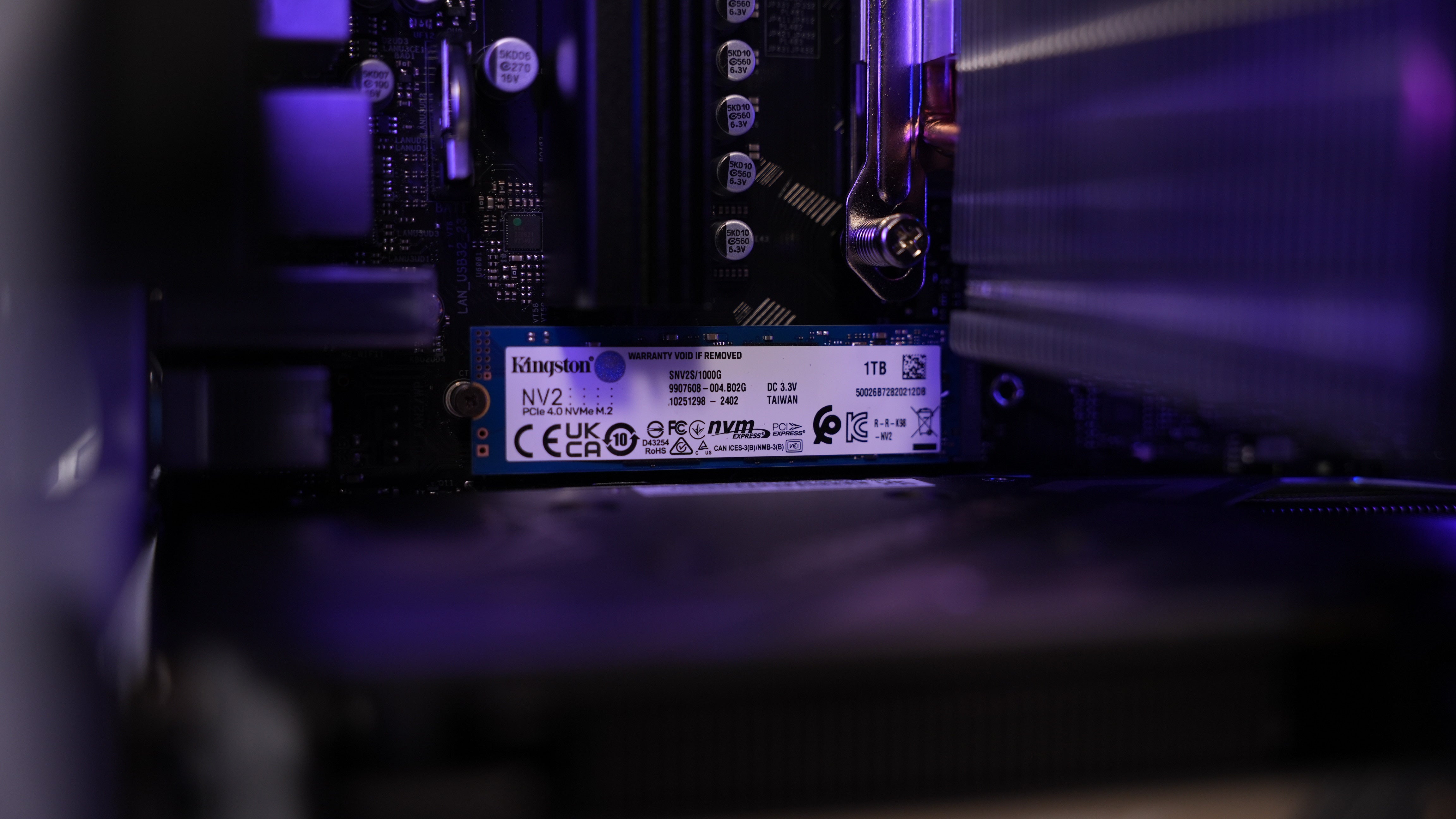 Ryzen 5 7600 + RTX 5060 Gaming PC