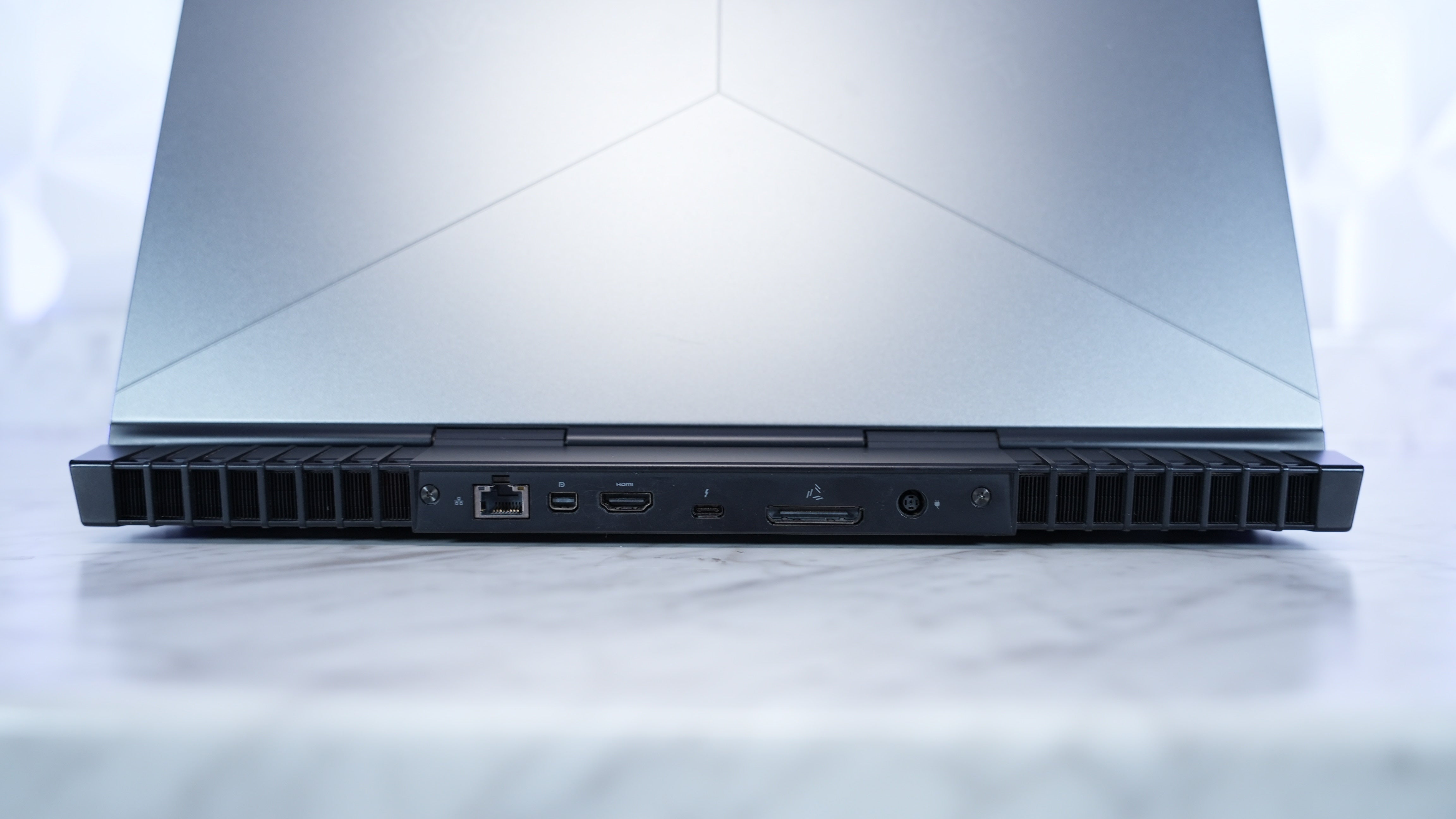 Alienware 15 R3 - Intel i7 7700HQ + GTX 1070 Gaming Laptop (In Stock)