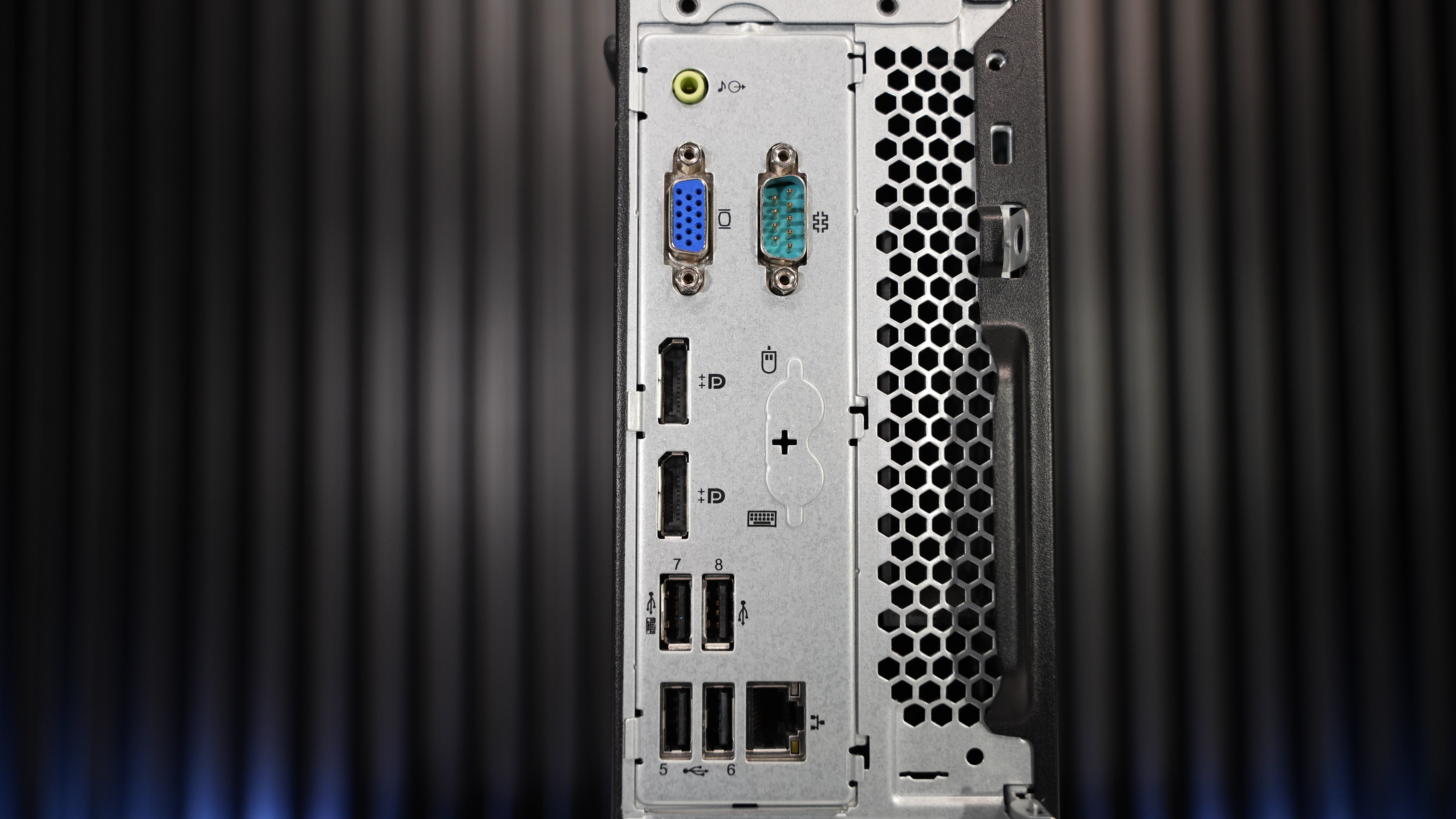 Intel i5 9400 + AMD WX 4100 Budget Gaming PC