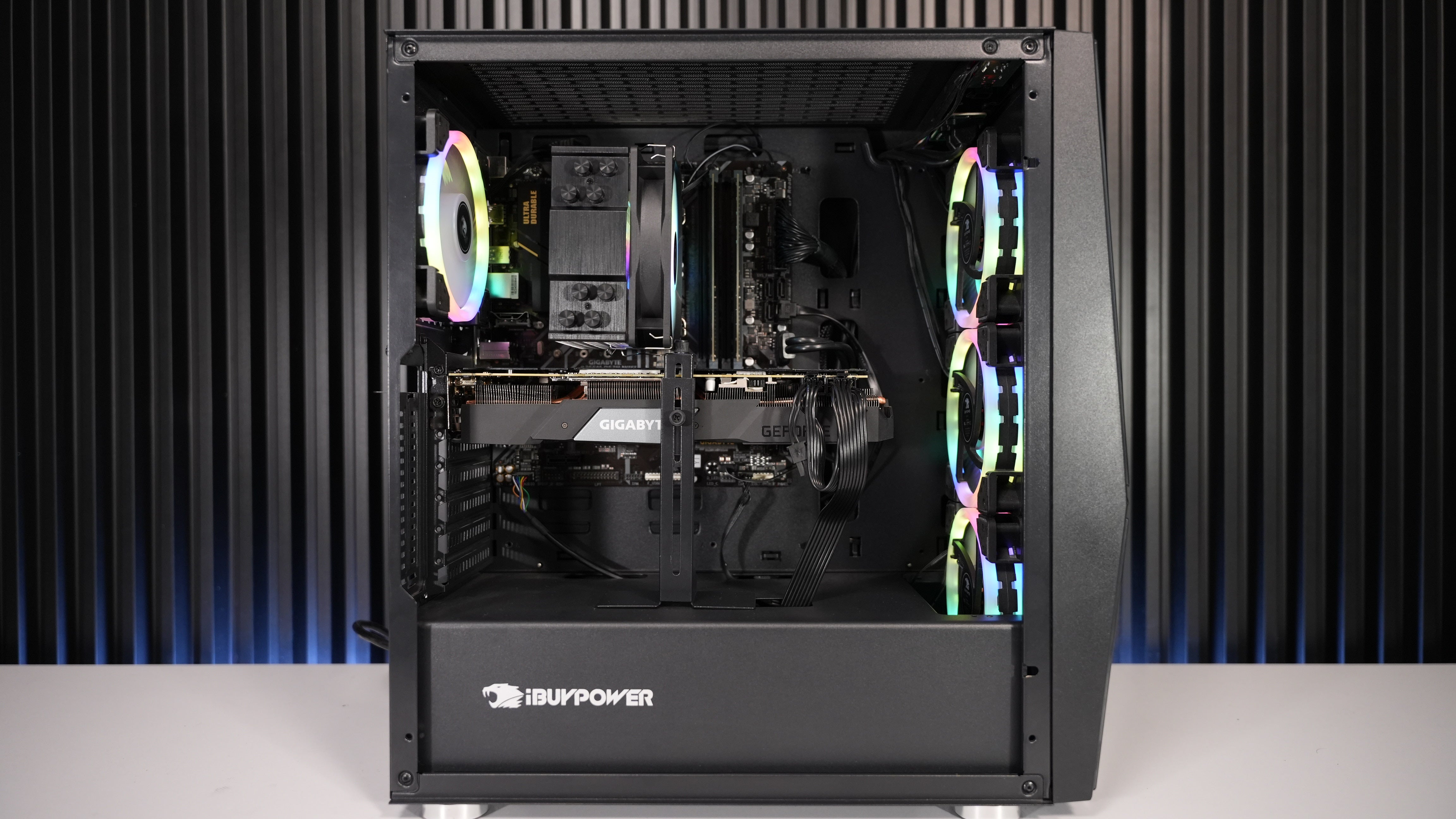 Intel i7 9700F + RTX 2070 Super Gaming PC