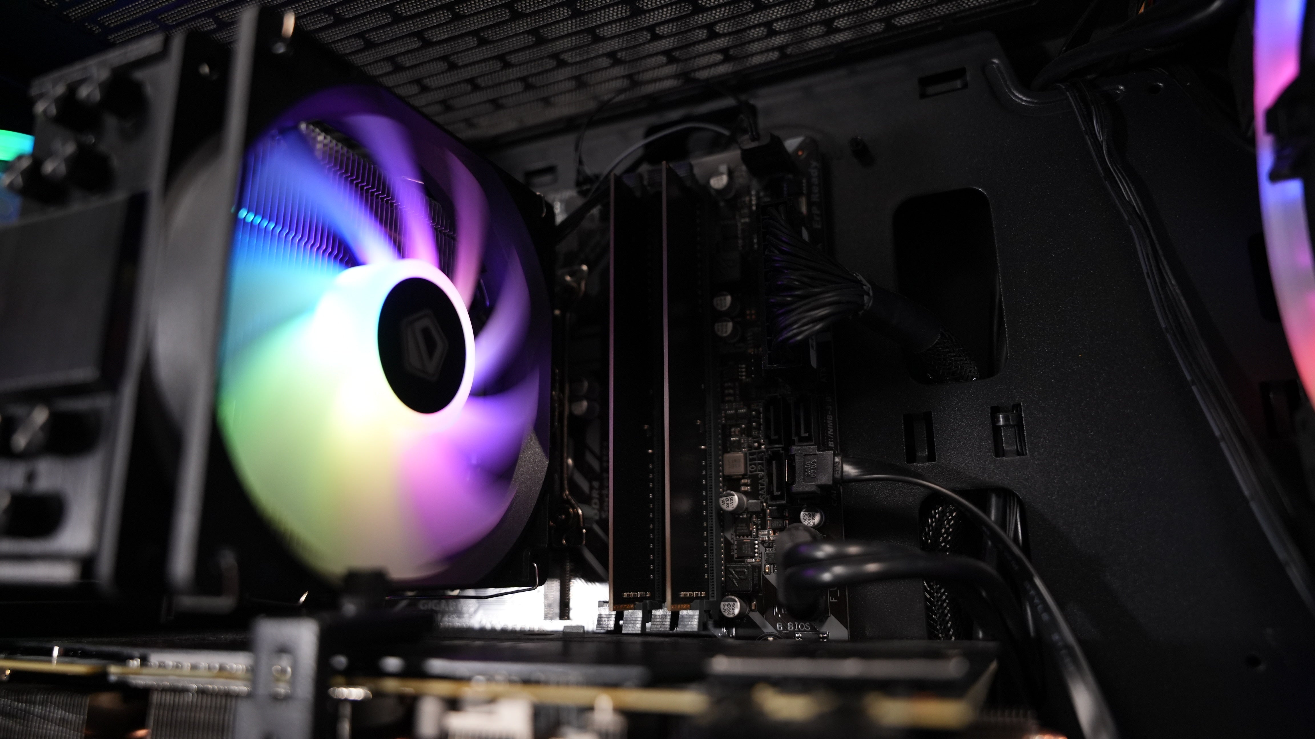 Intel i7 9700F + RTX 2070 Super Gaming PC