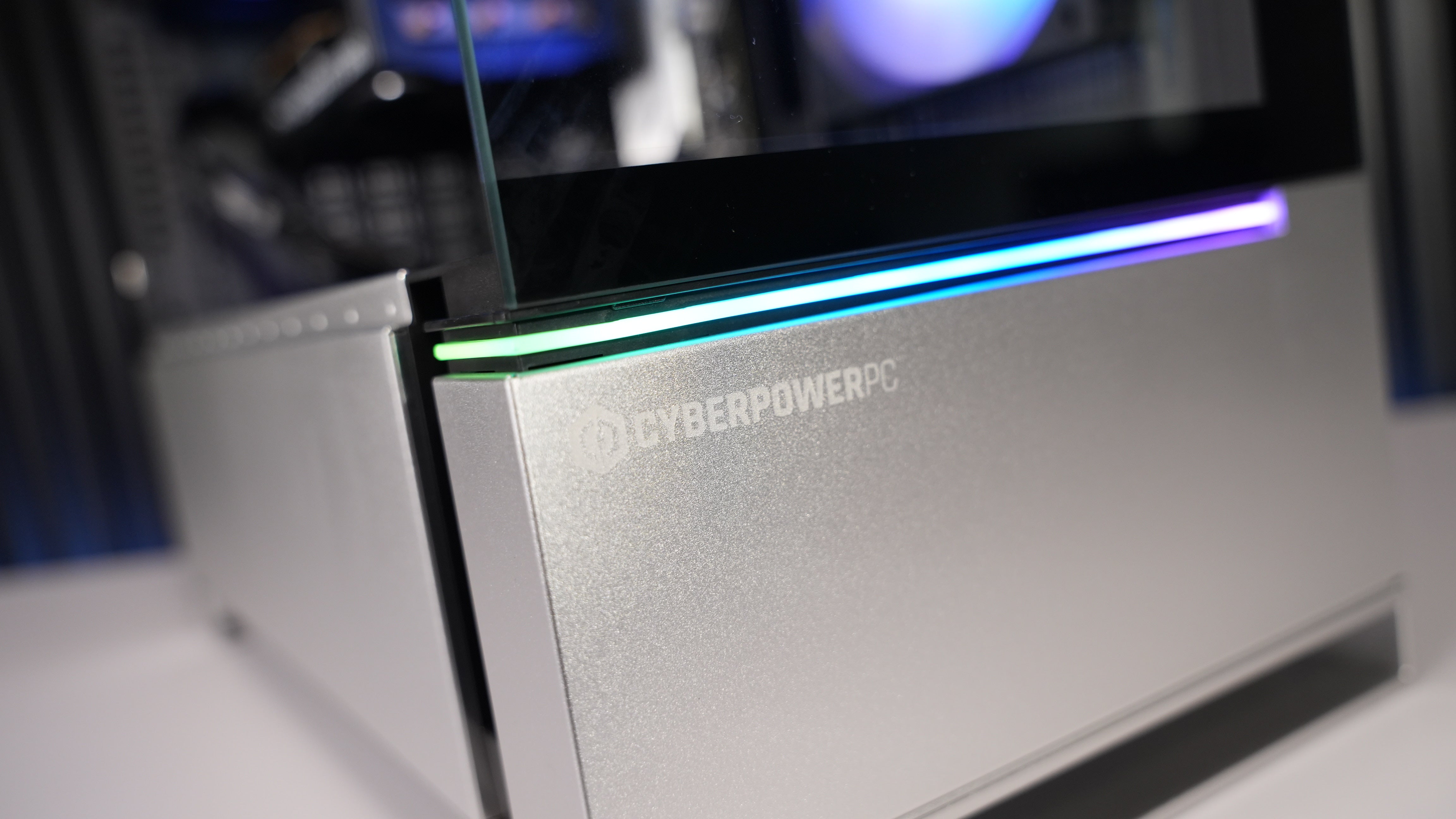 Ryzen 5 8400F + RTX 5060 Gaming PC