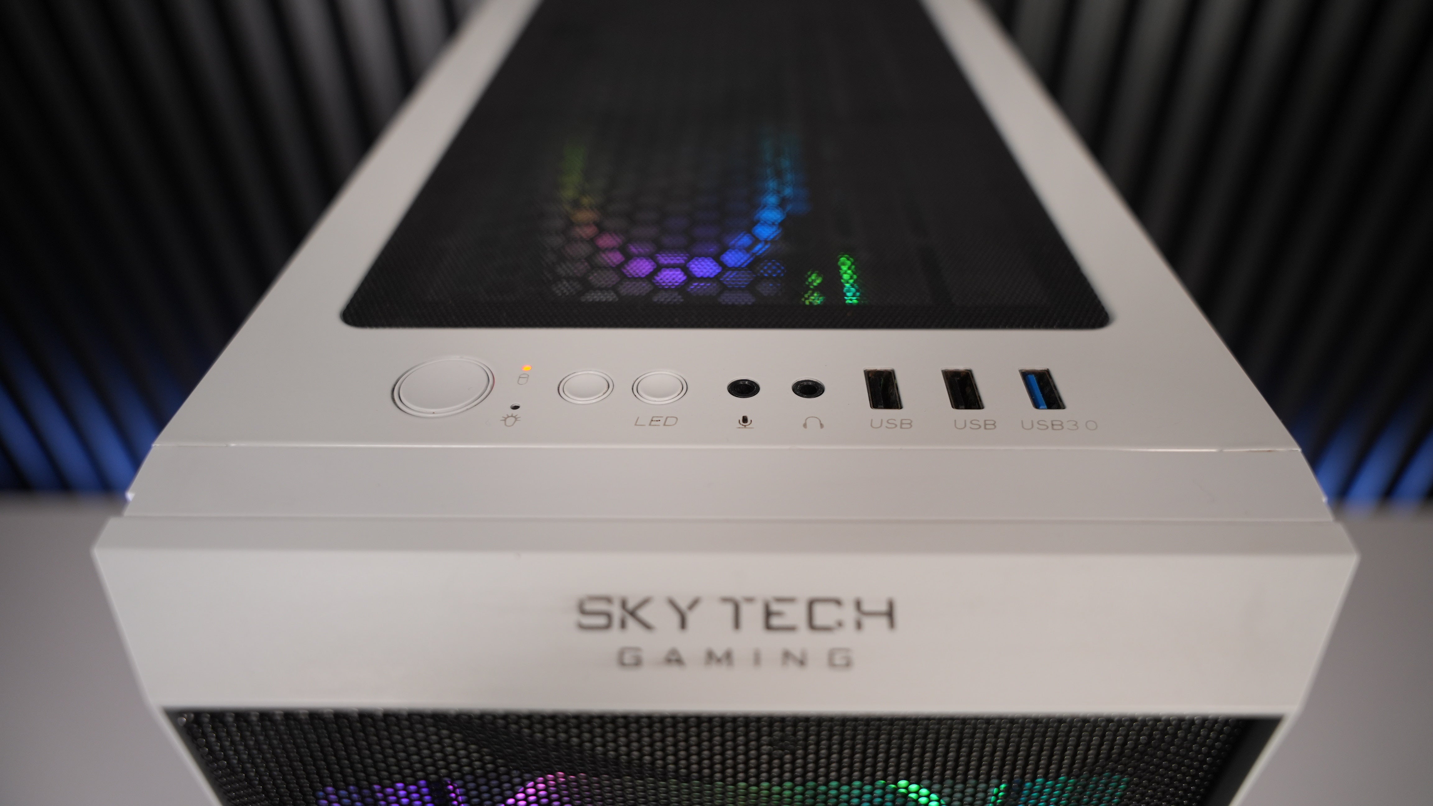 Ryzen 7 2700X + RTX 2070 Super Gaming PC