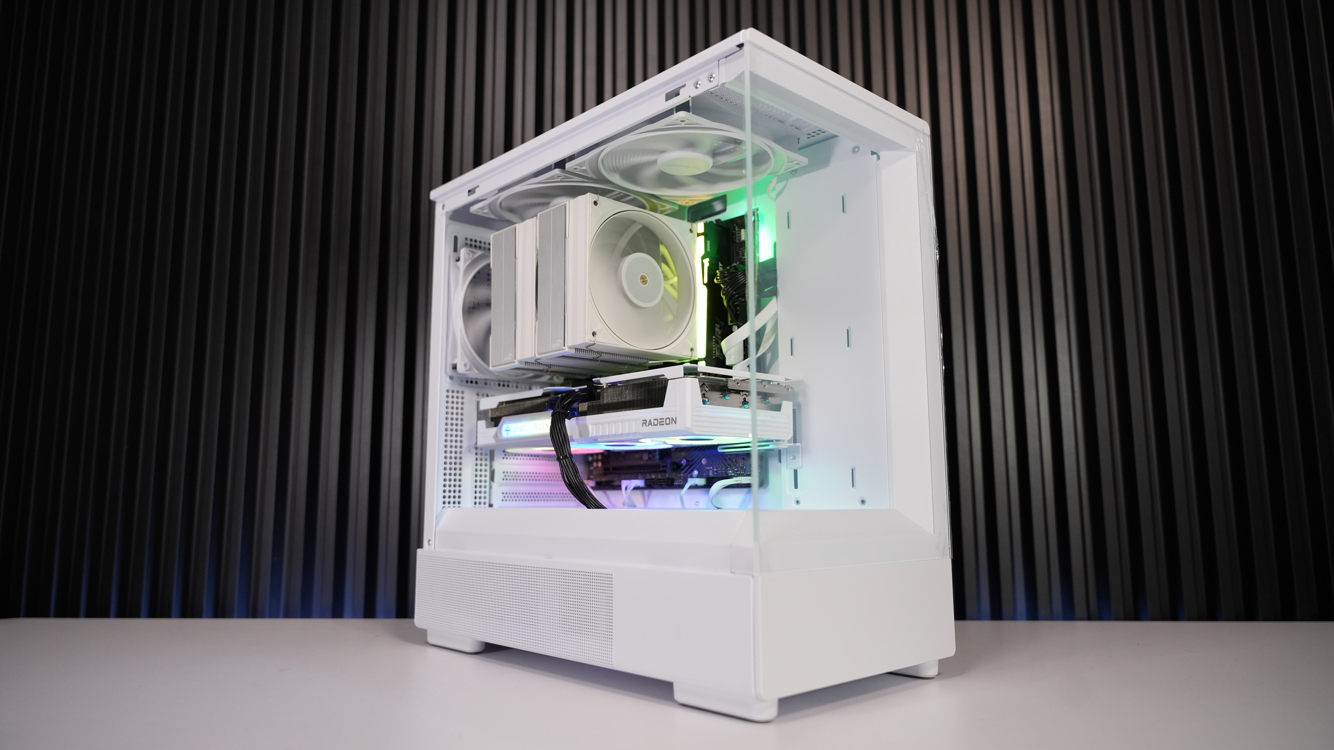 Ryzen 5 8500G + RX 9060XT Gaming PC