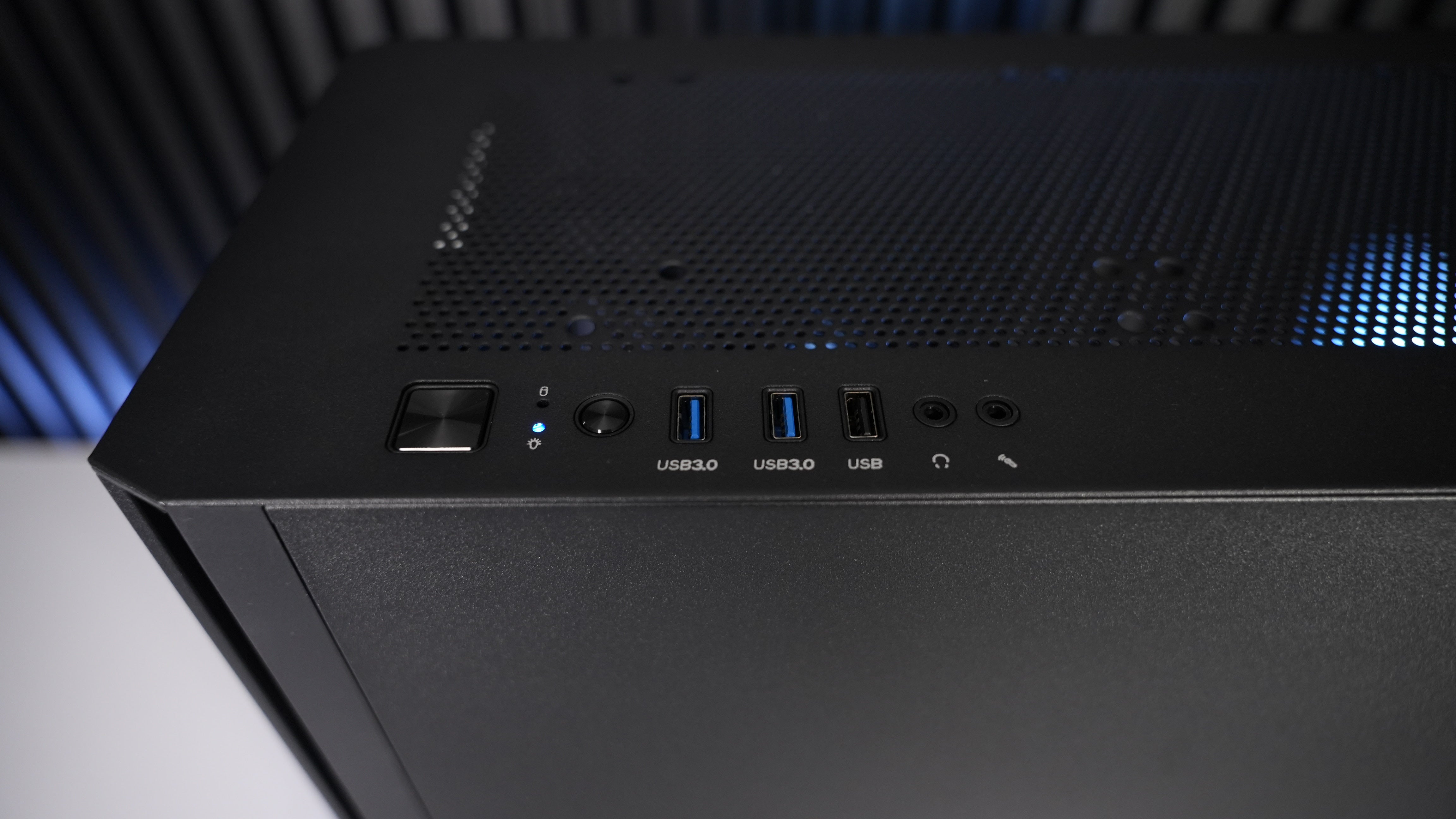 Intel Ultra 5 225F + RTX 5060 Gaming PC