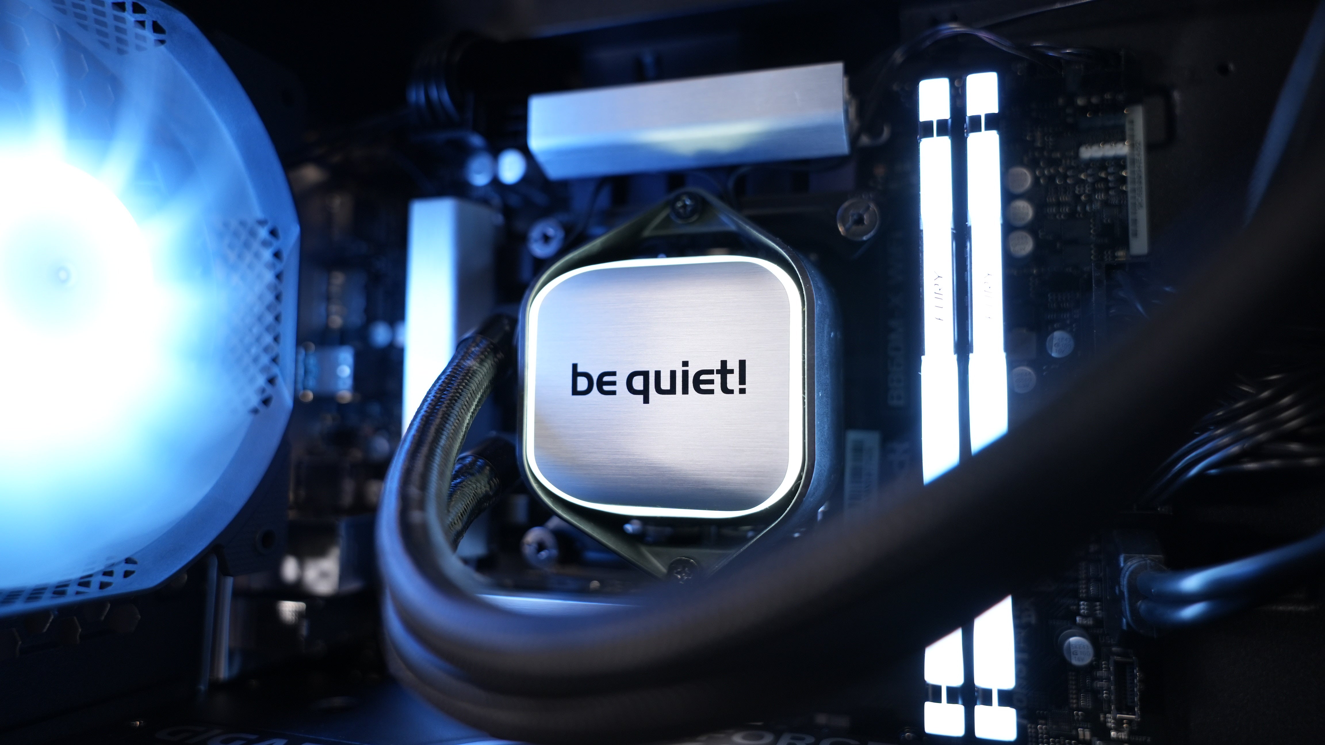 Intel Ultra 5 225F + RTX 5060 Gaming PC